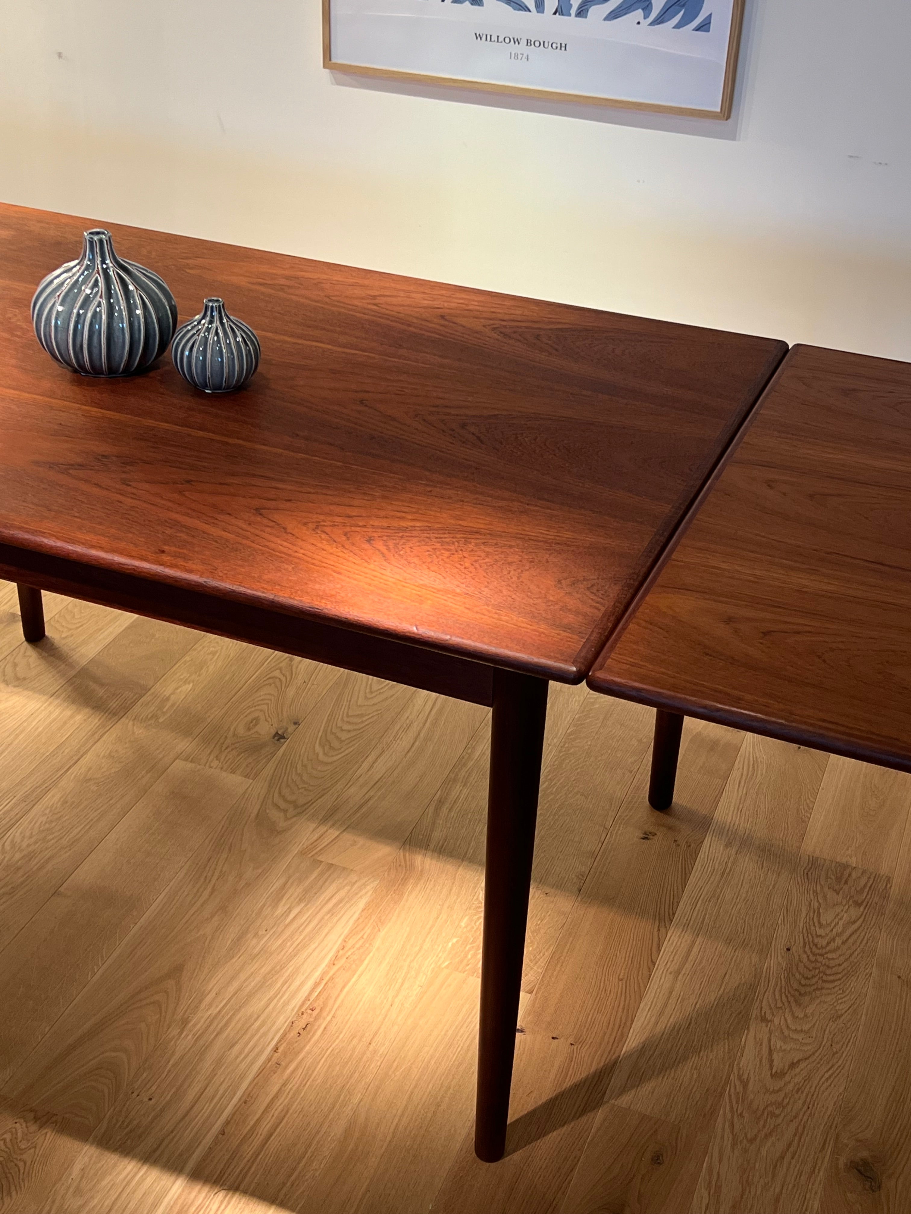 Table scandinave vintage extensible en teck "Myrtle"