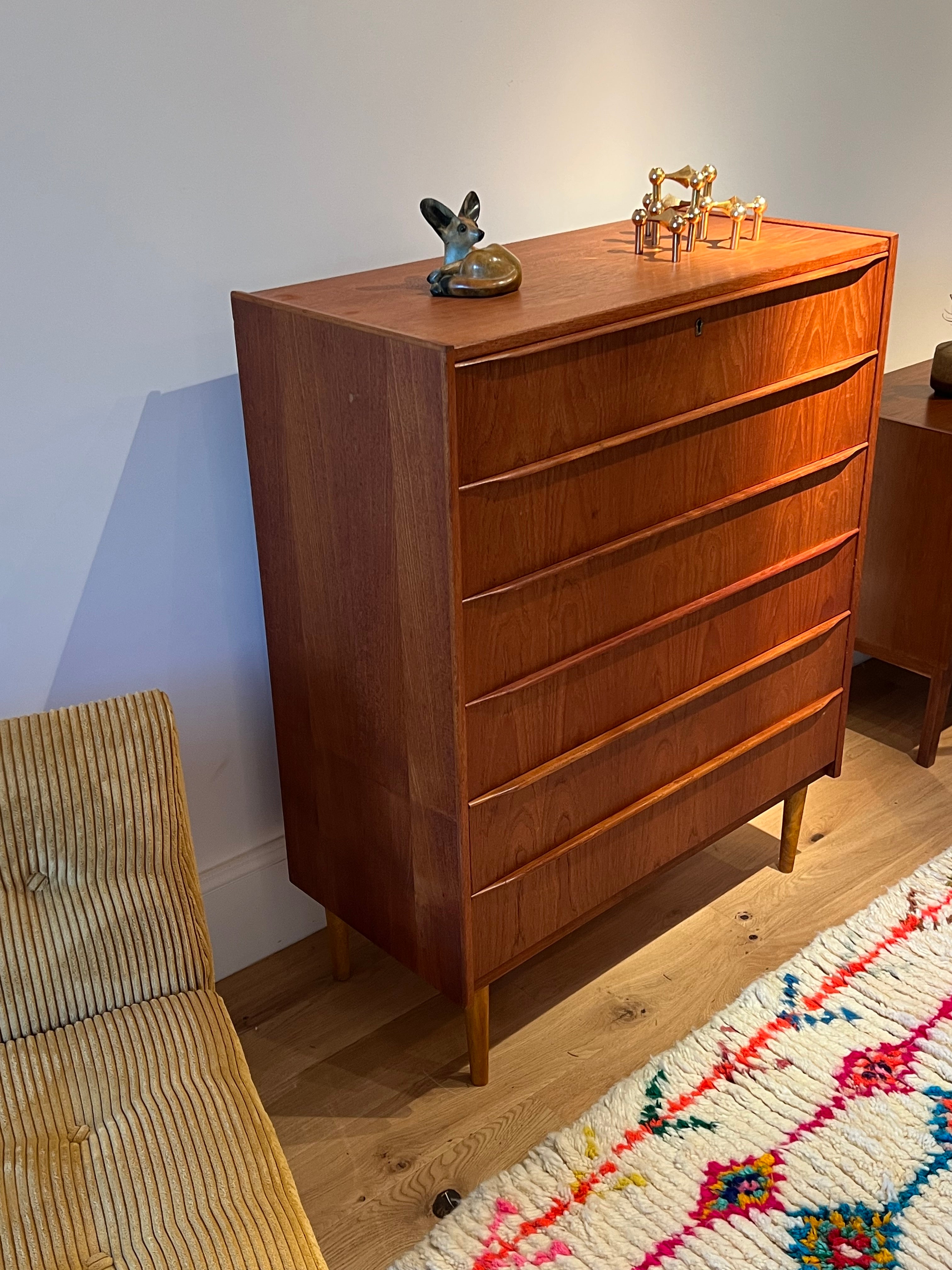 Commode scandinave vintage « Nila »