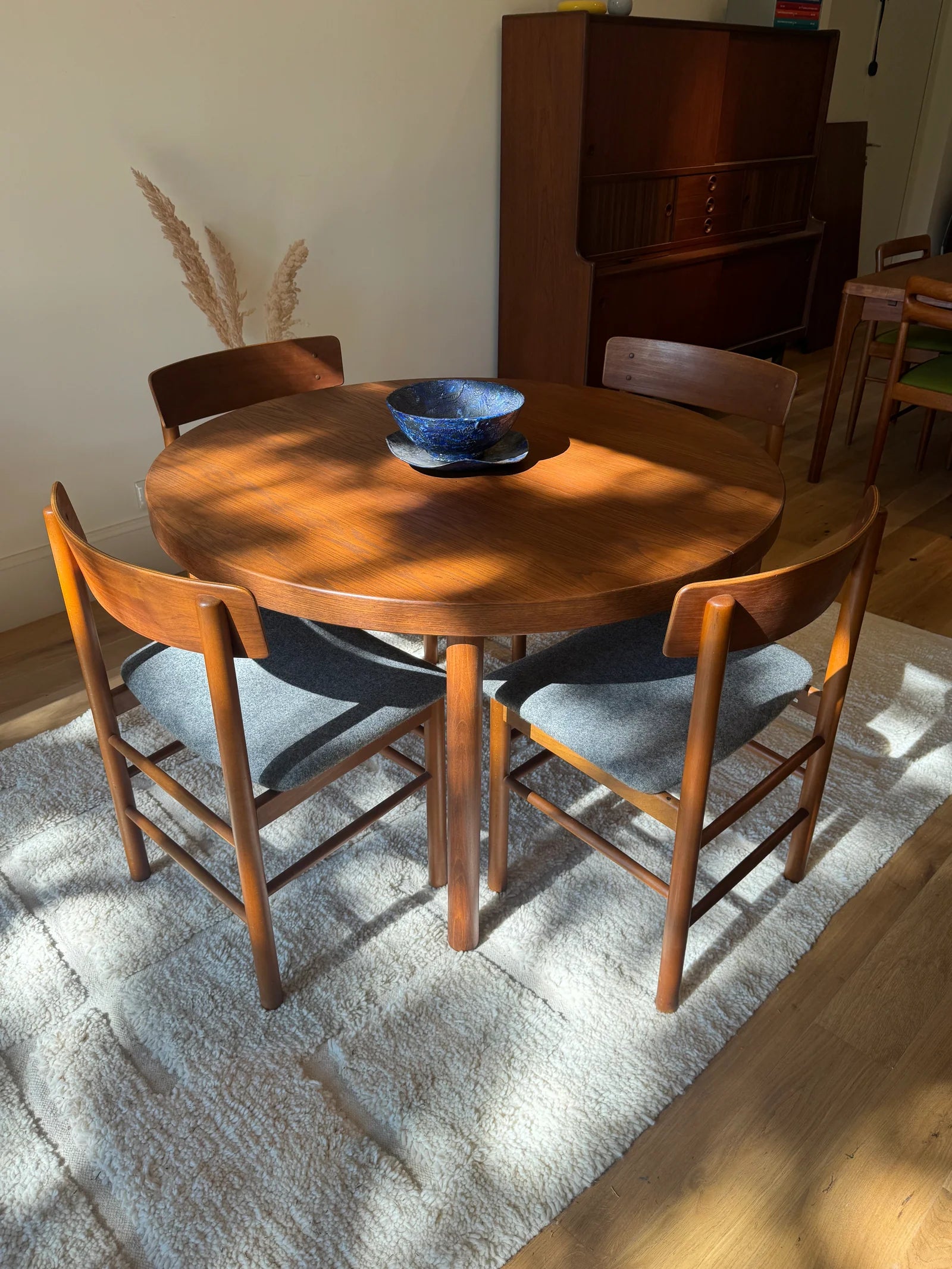 Table ronde de salle à manger extensible scandinave vintage en teck "Nilsa"