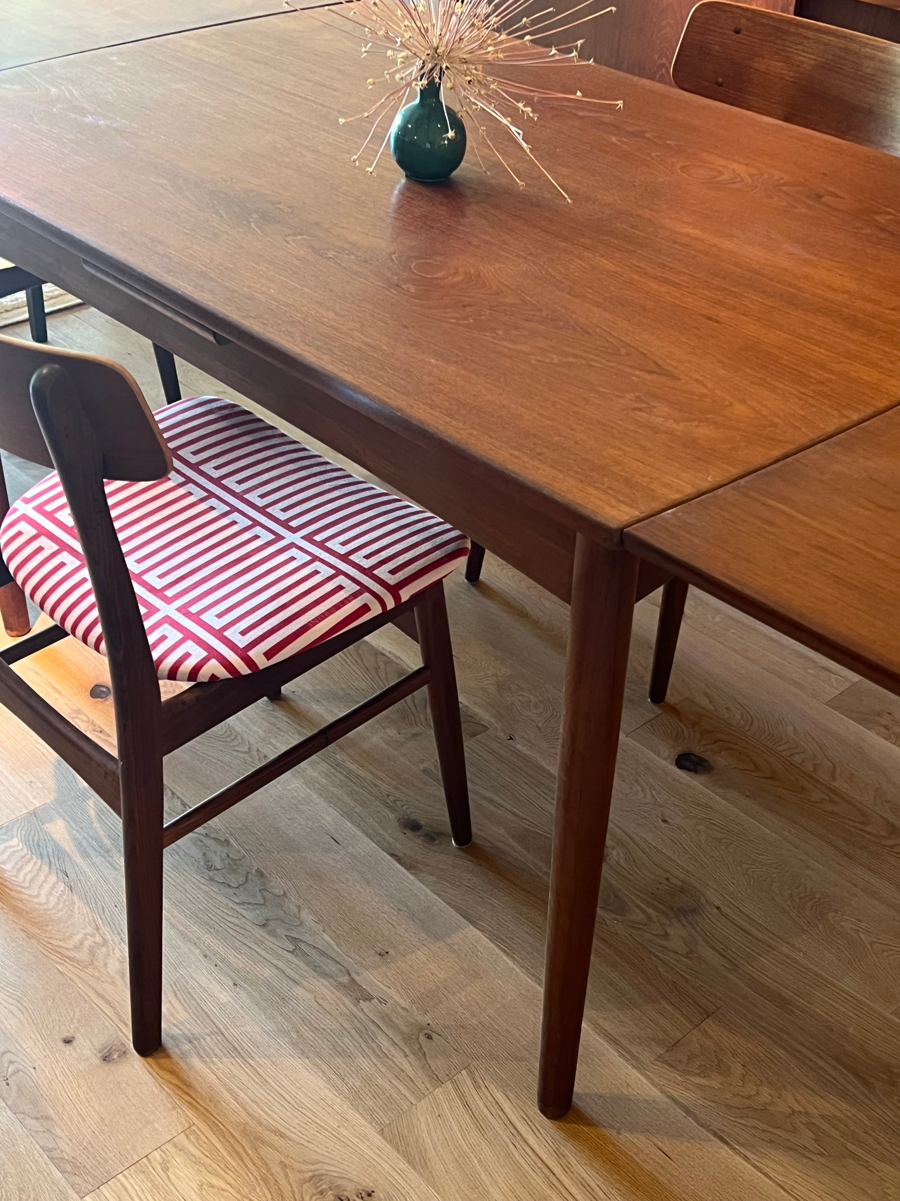 Table de salle à manger scandinave vintage en teck extensible "Finna"