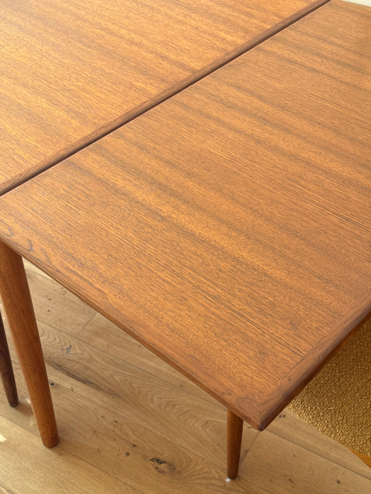 Table scandinave vintage extensible« Ilde » en teck