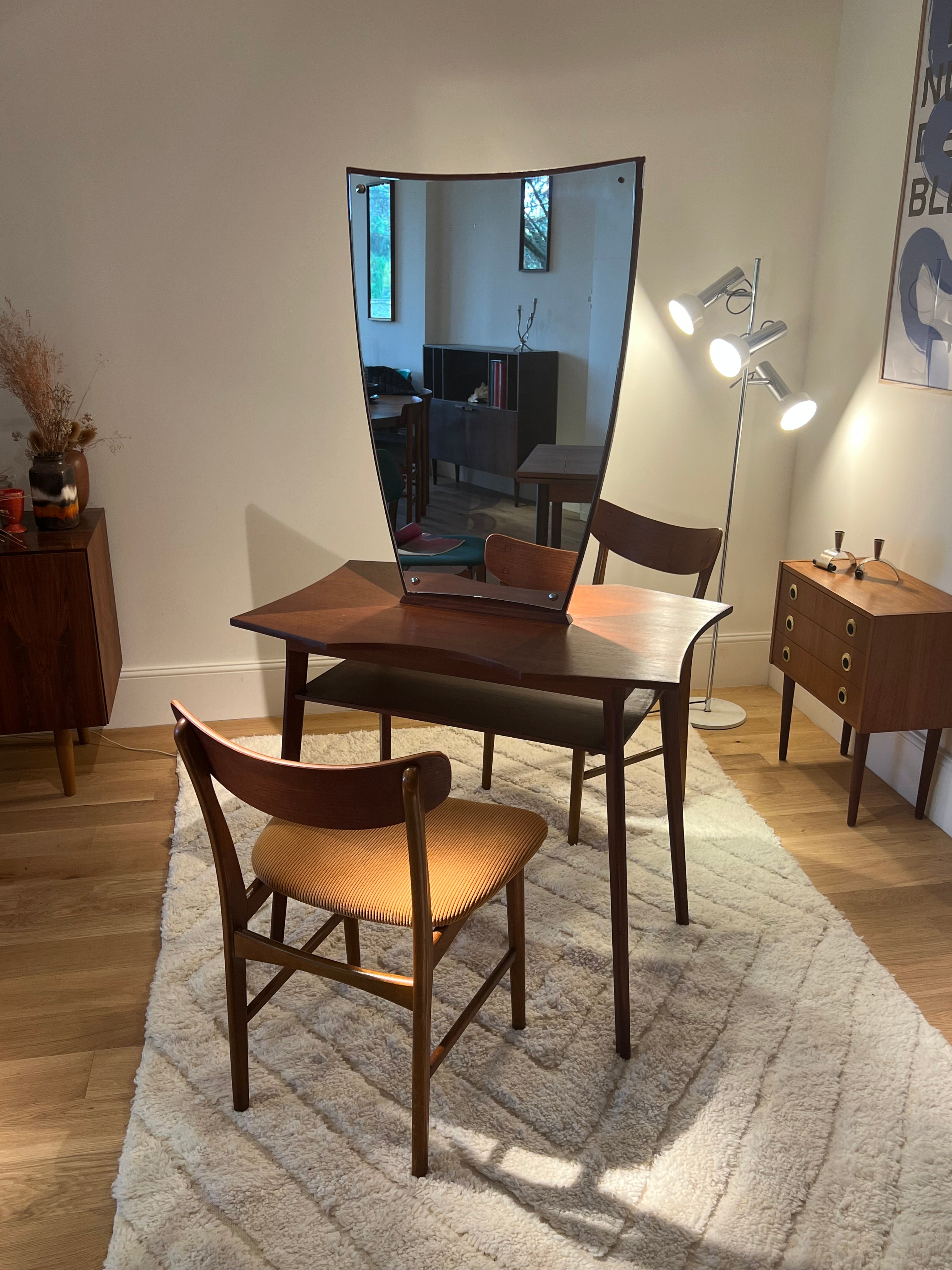 Table coiffeuse avec grand miroir scandinave vintage "Elvine"