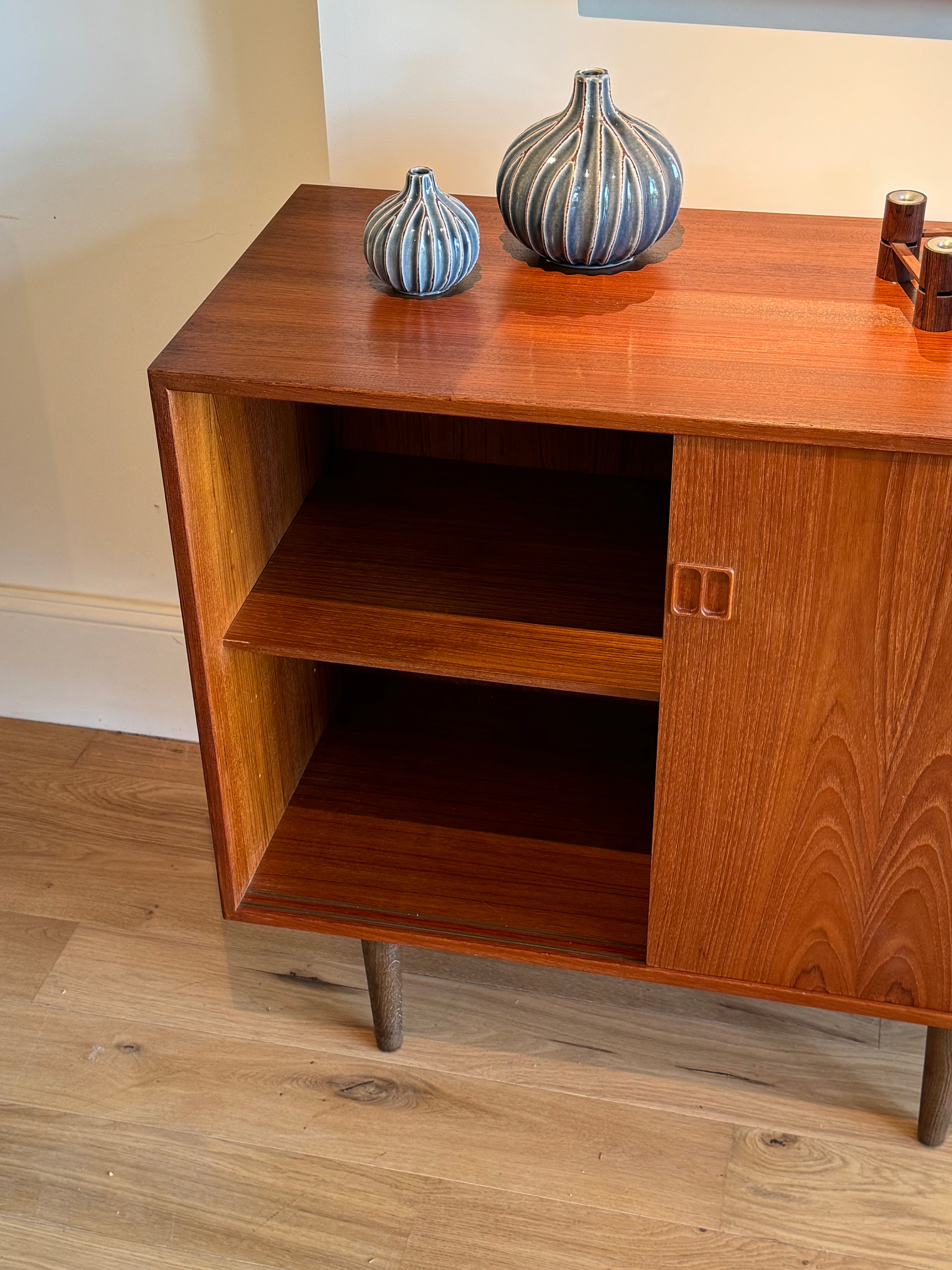 buffet scandinave vintage en teck "Britta"