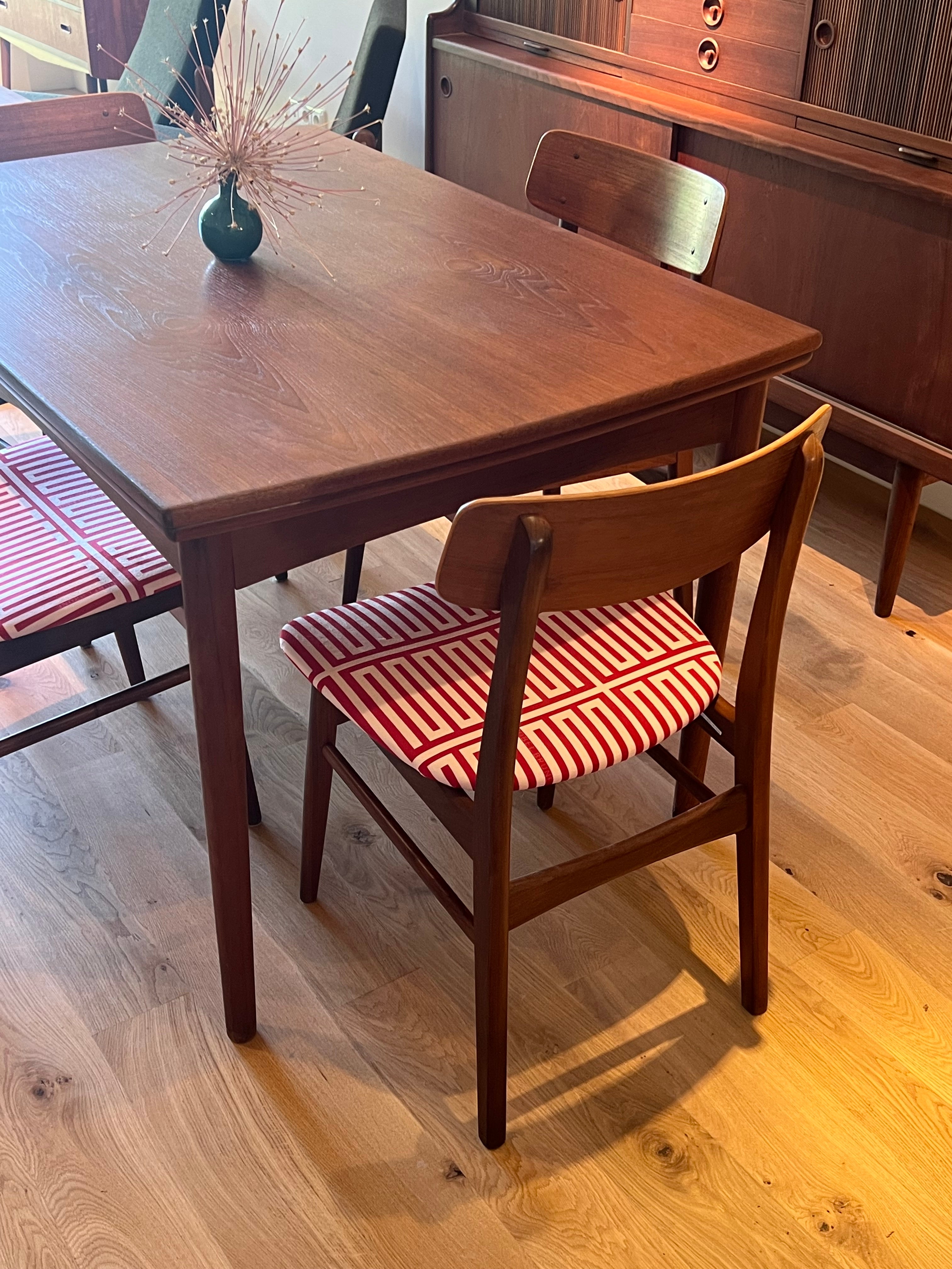 Table de salle à manger scandinave vintage en teck extensible "Finna"