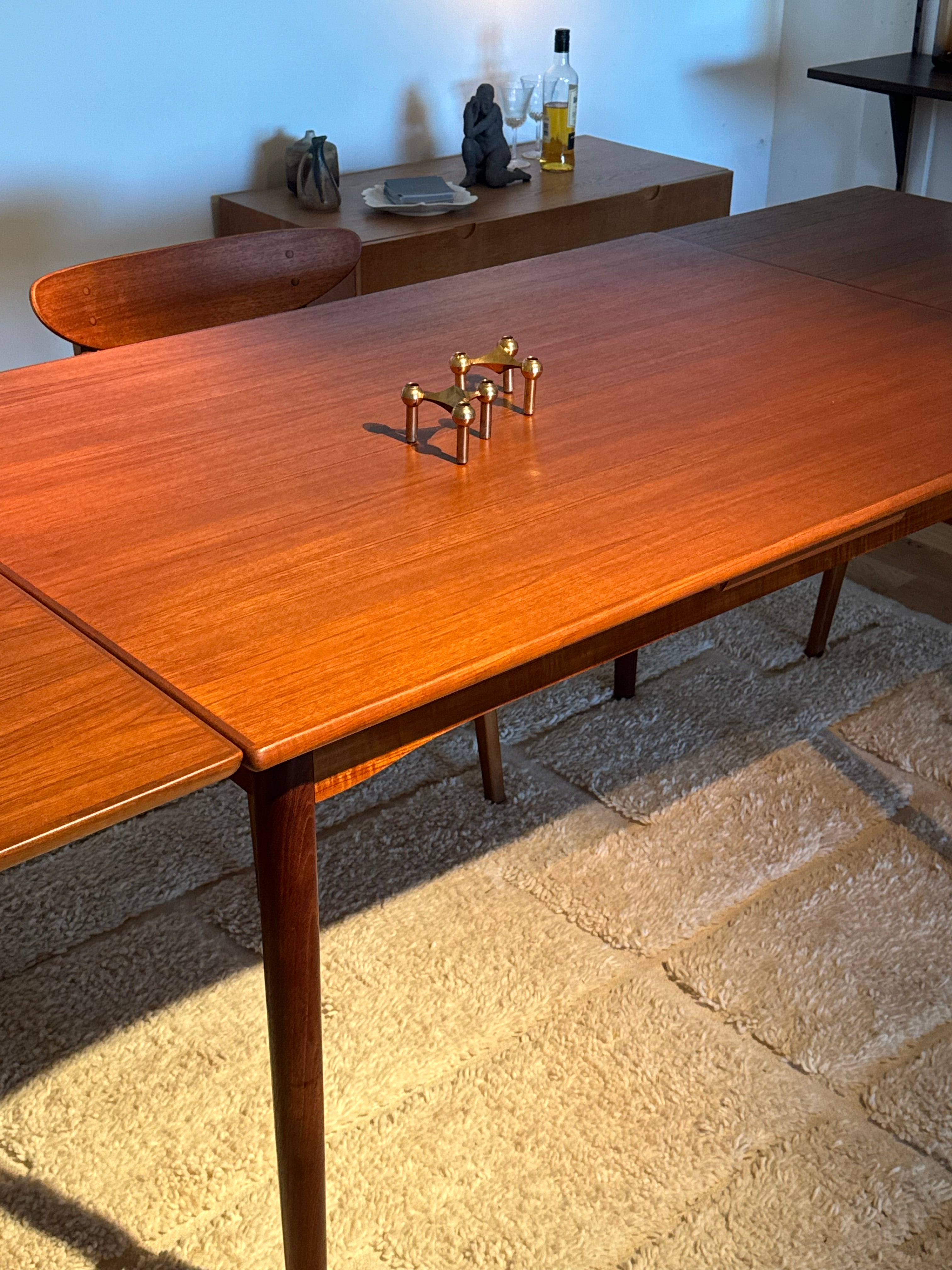 Table scandinave vintage en teck « Marta »