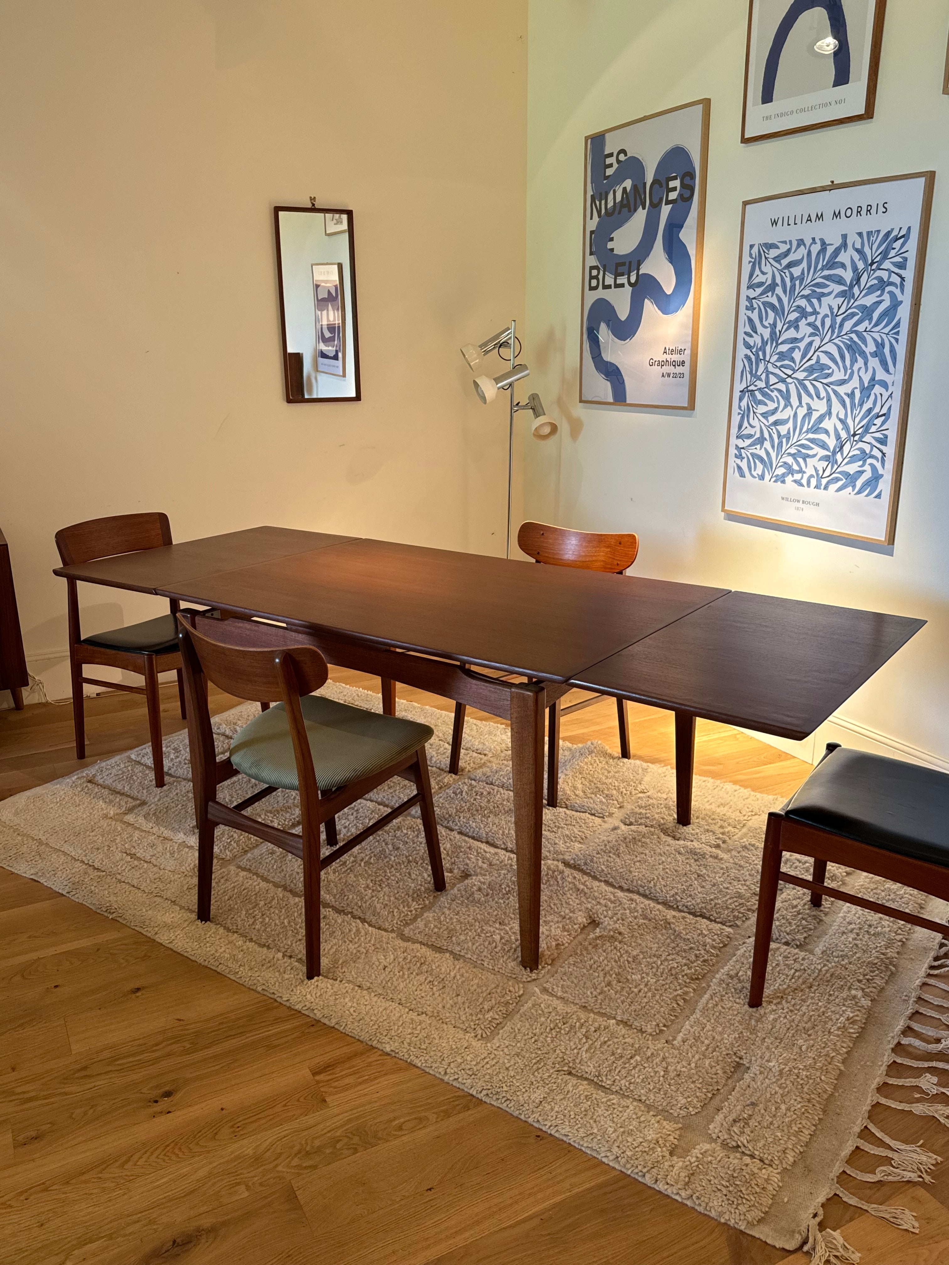 Table scandinave vintage en teck « Ursula »