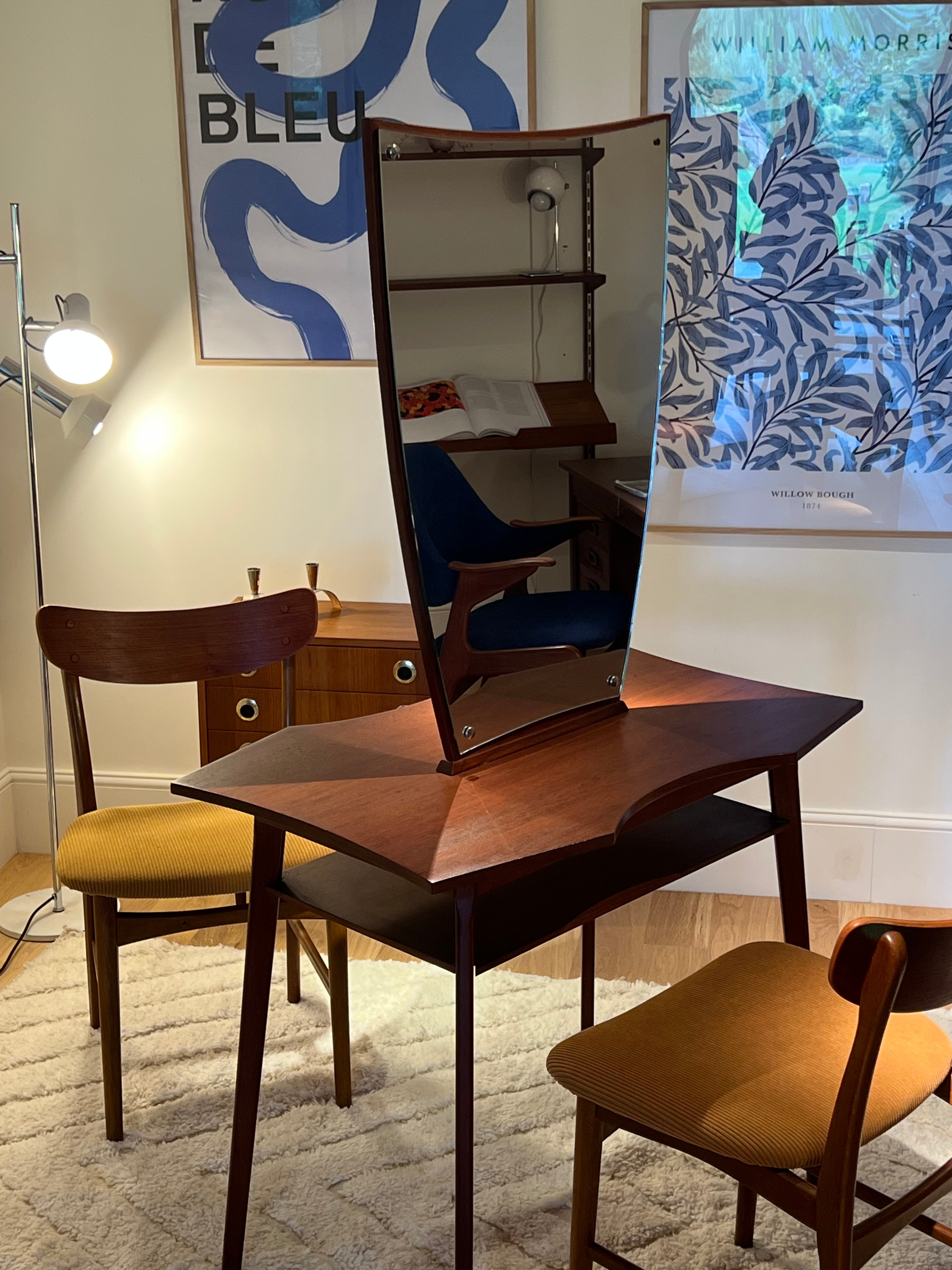 Table coiffeuse avec grand miroir scandinave vintage "Elvine"