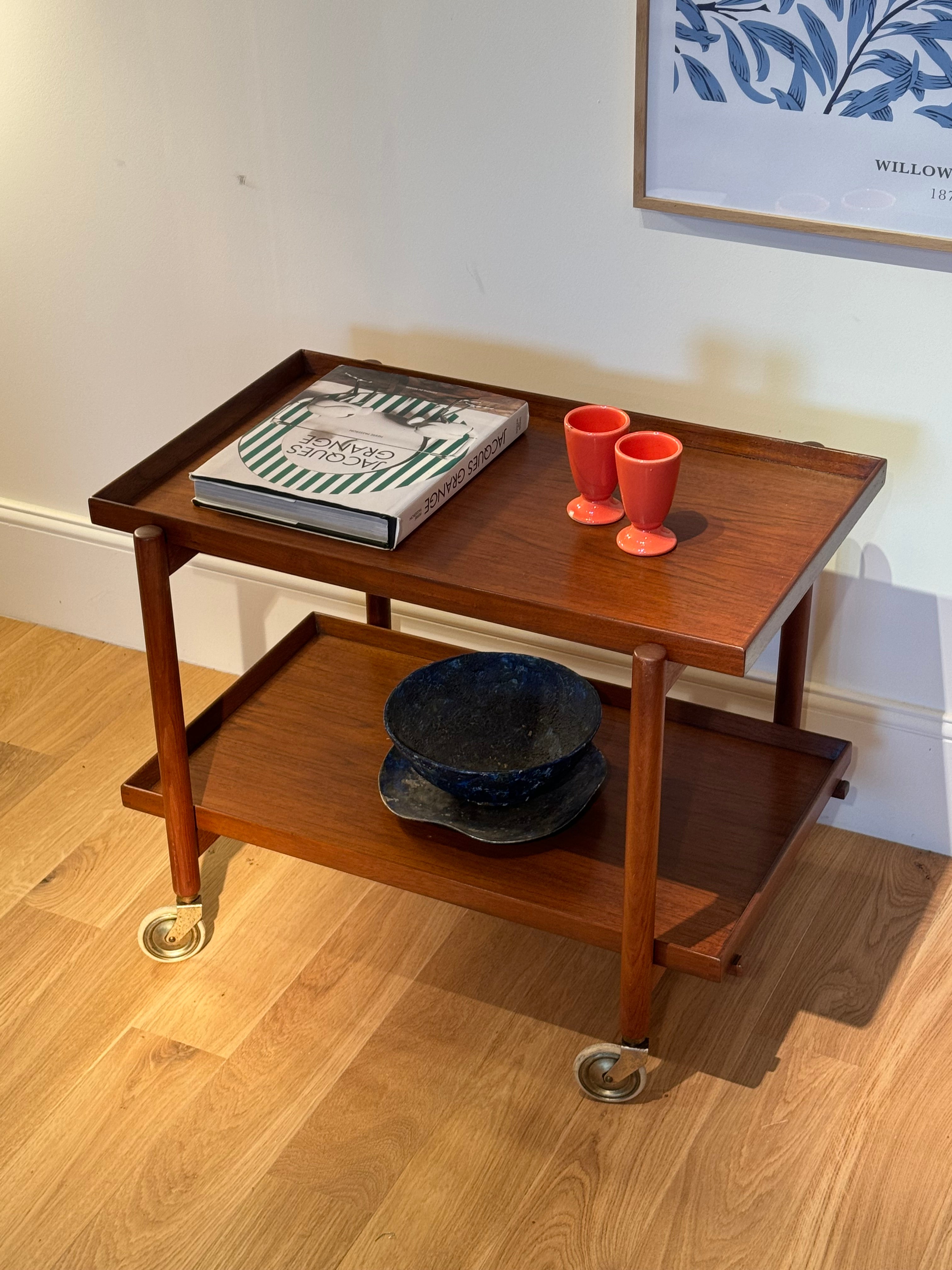 Desserte scandinave vintage "Mette" en teck