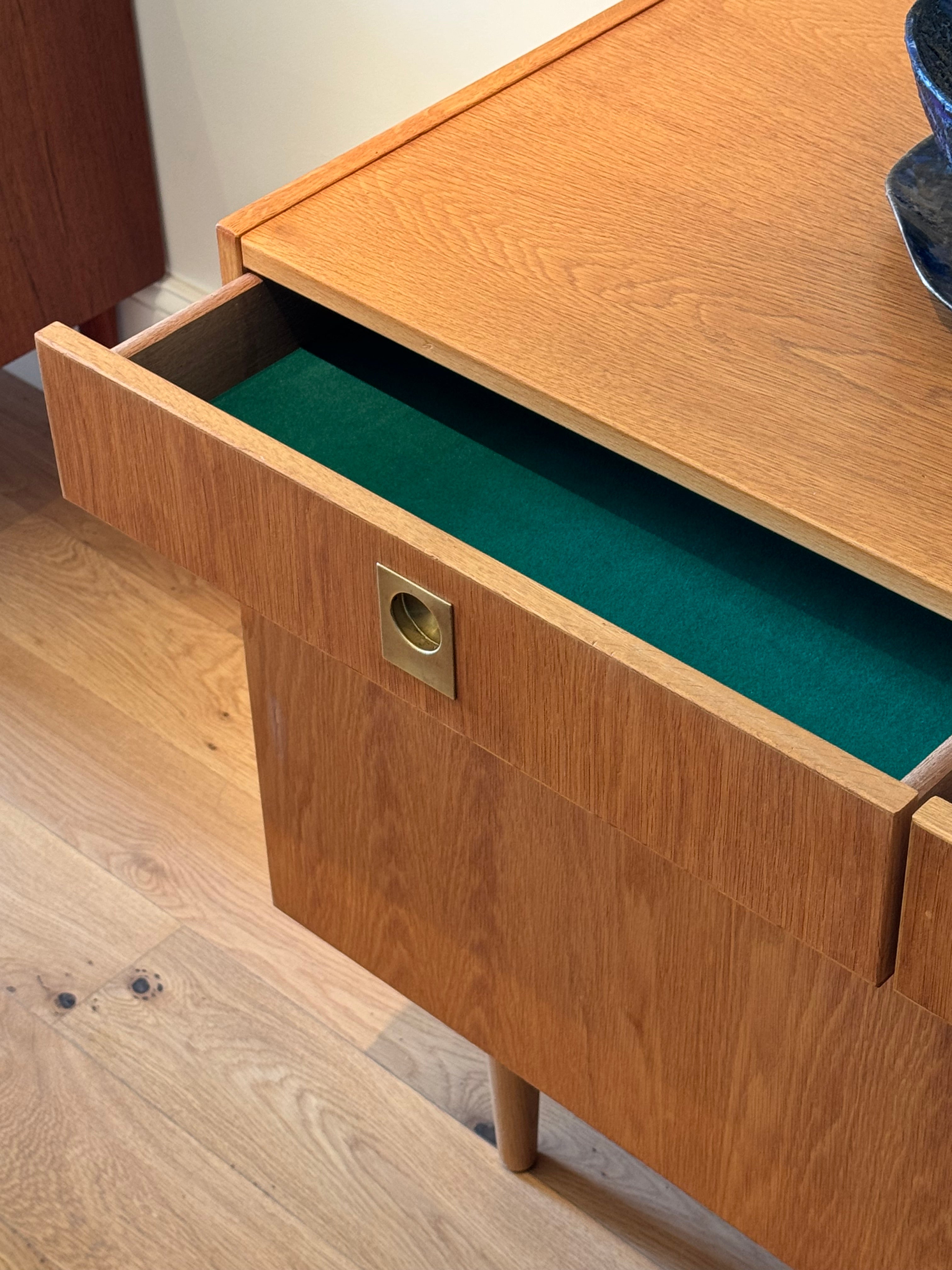 Enfilade scandinave vintage en chêne "Stina"