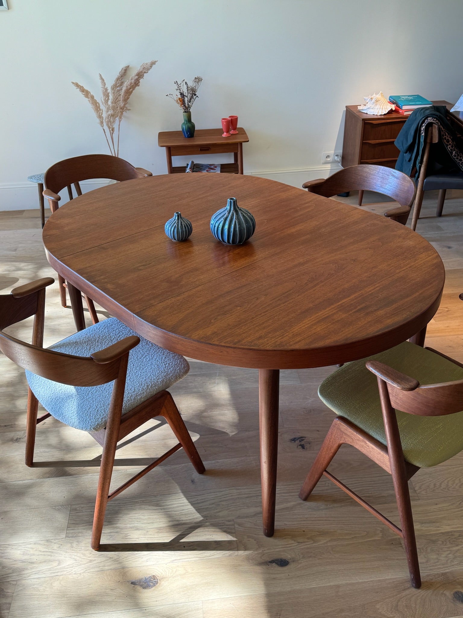 Table ronde de salle à manger extensible scandinave vintage en teck "Lisa"