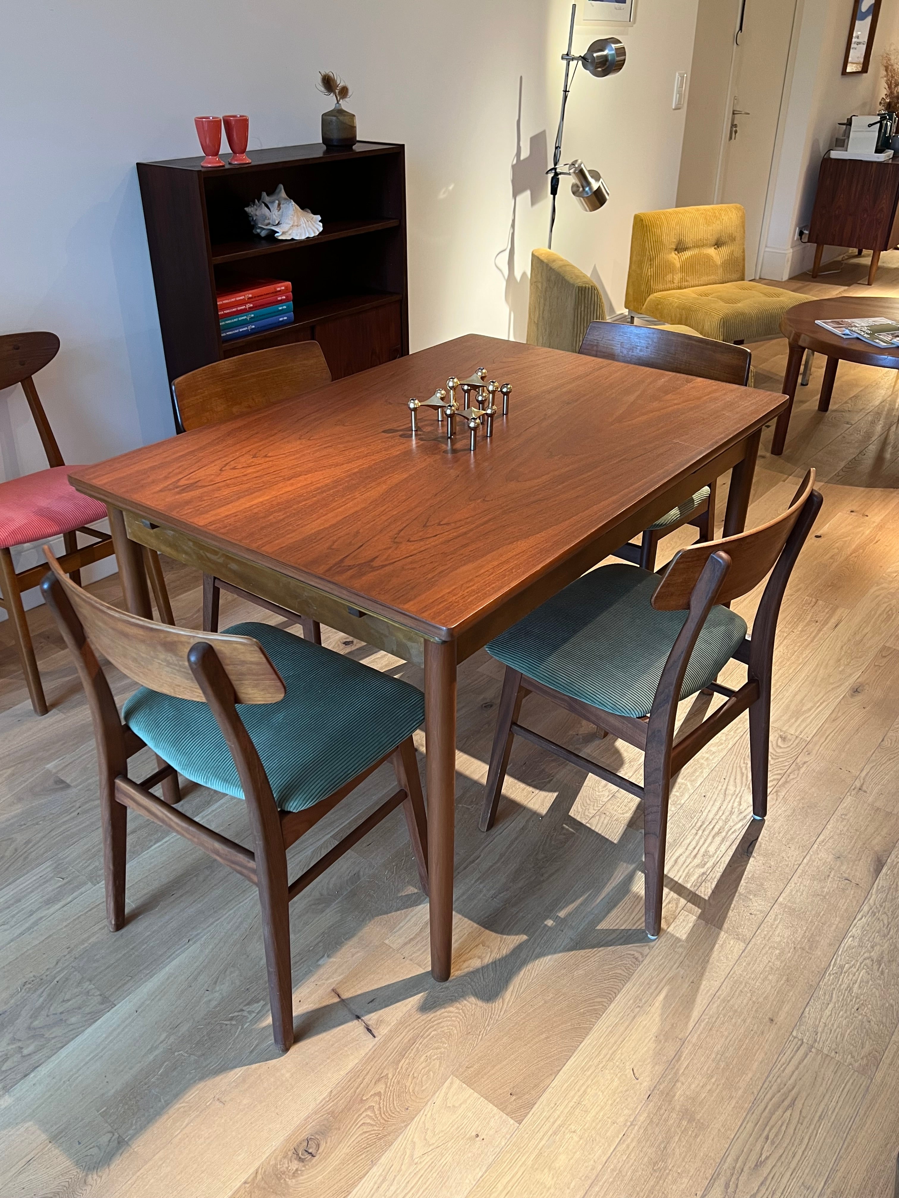 Table de salle à manger scandinave vintage extensible en teck "Lira"