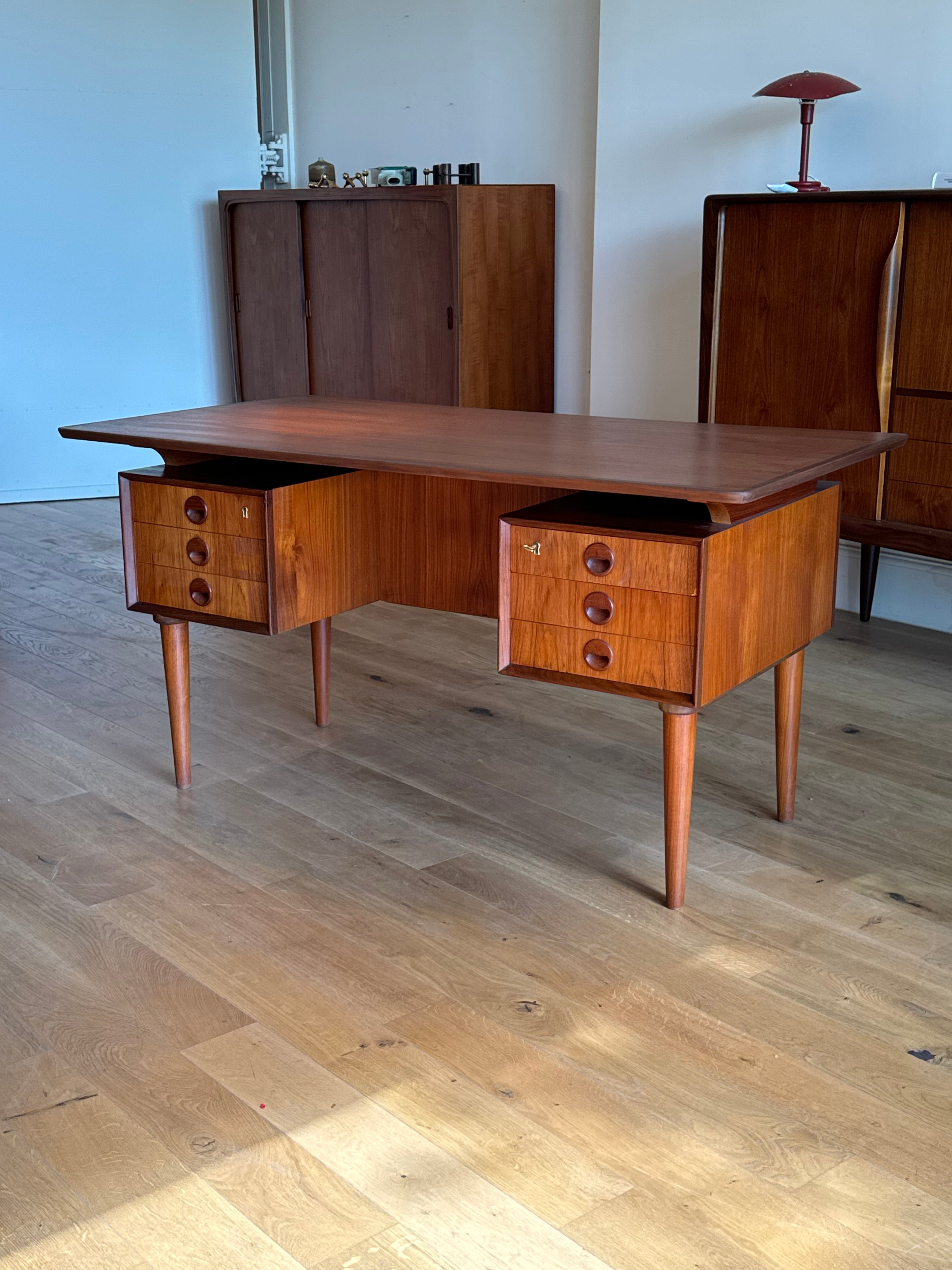 Bureau scandinave vintage en teck "Søren"