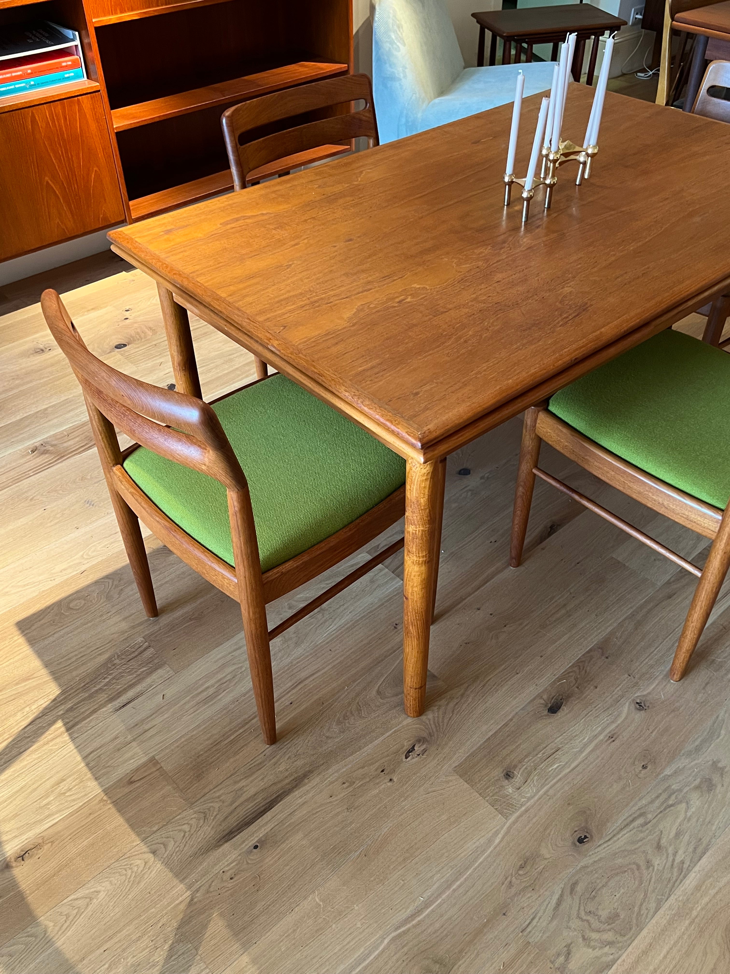 Suite de 4 chaises scandinaves « Siv »  par HW Klein pour Bramin