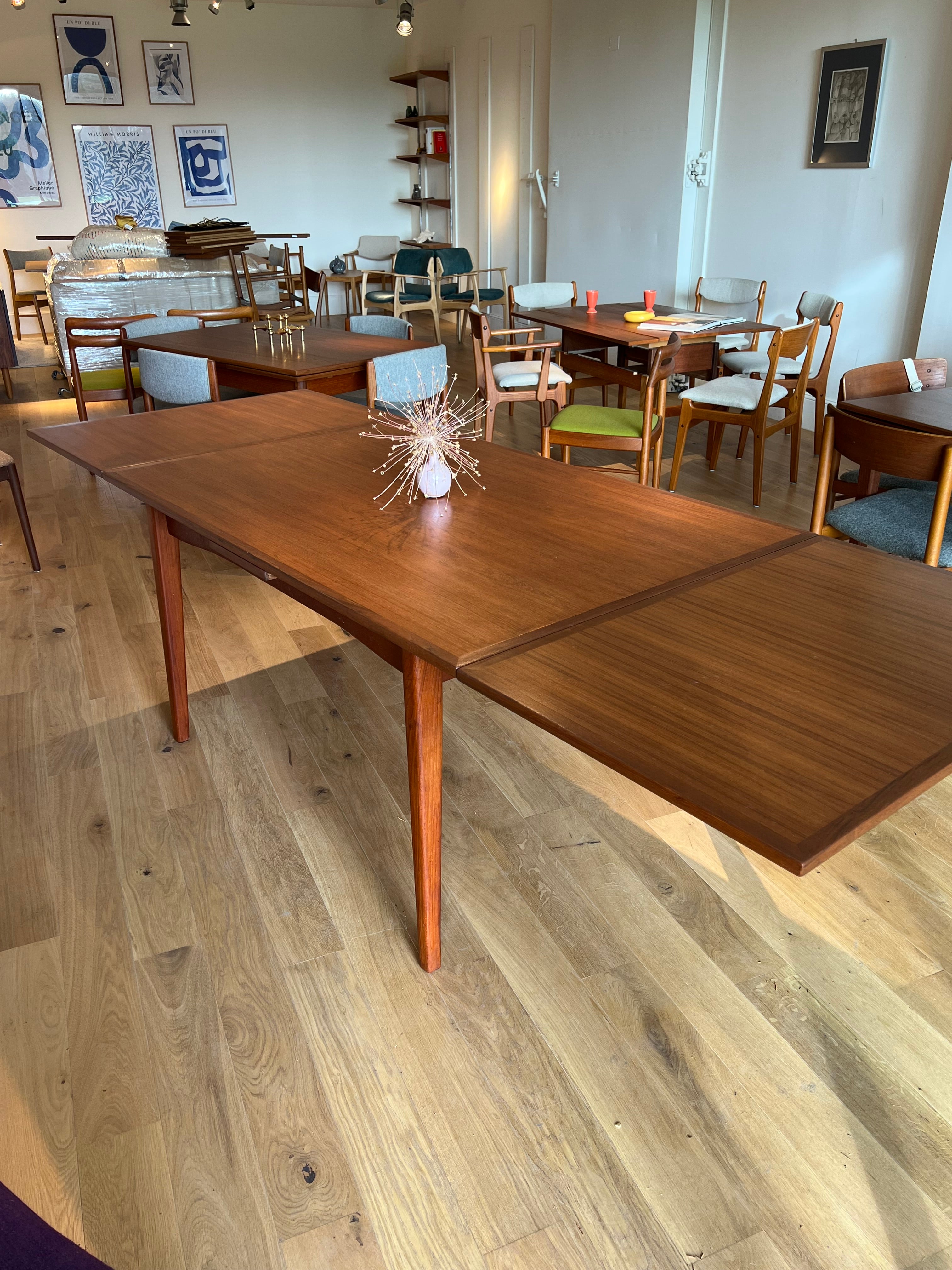 Table de salle à manger scandinave vintage en teck "Birgitte"