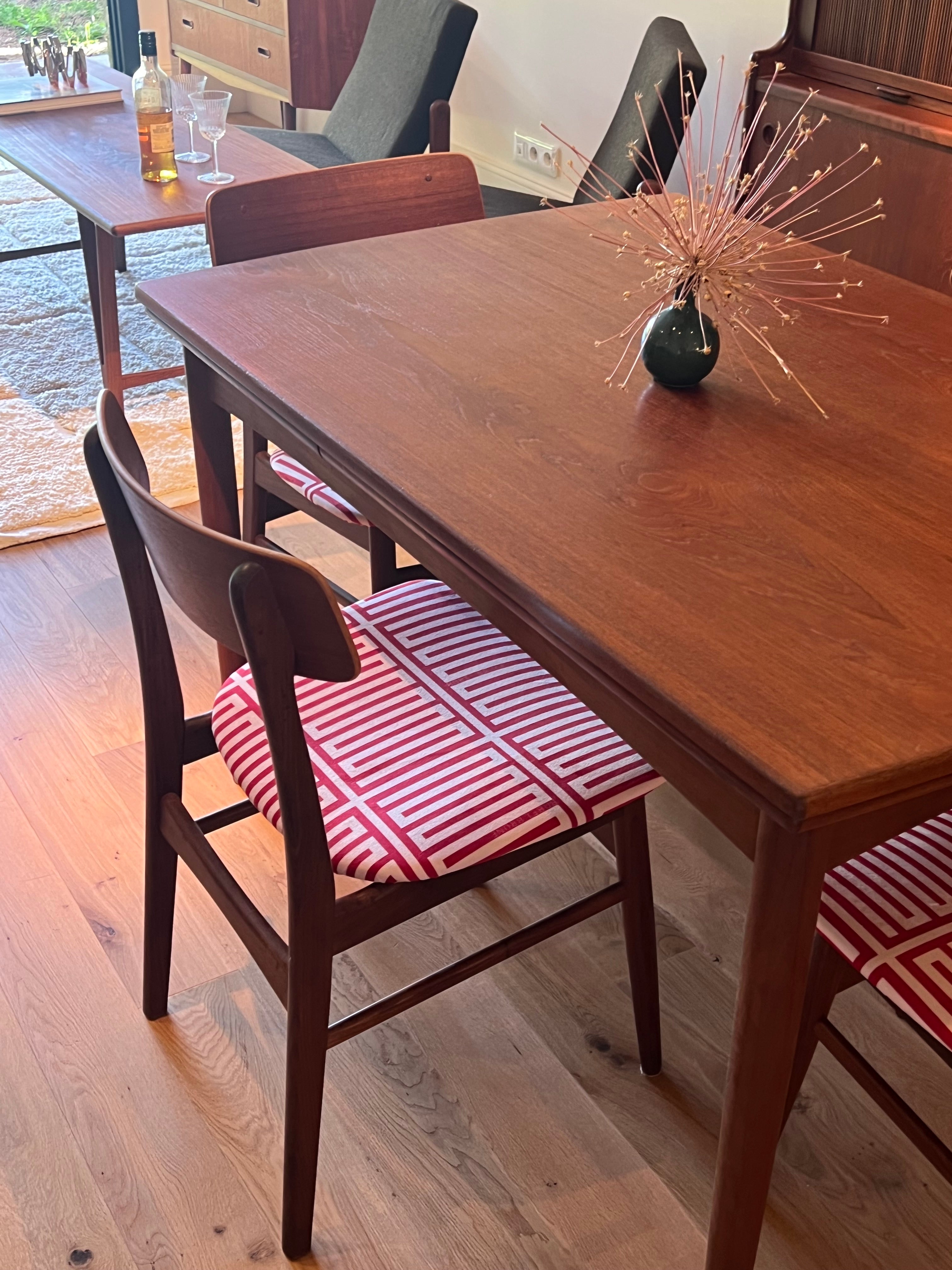 Table de salle à manger scandinave vintage en teck extensible "Finna"