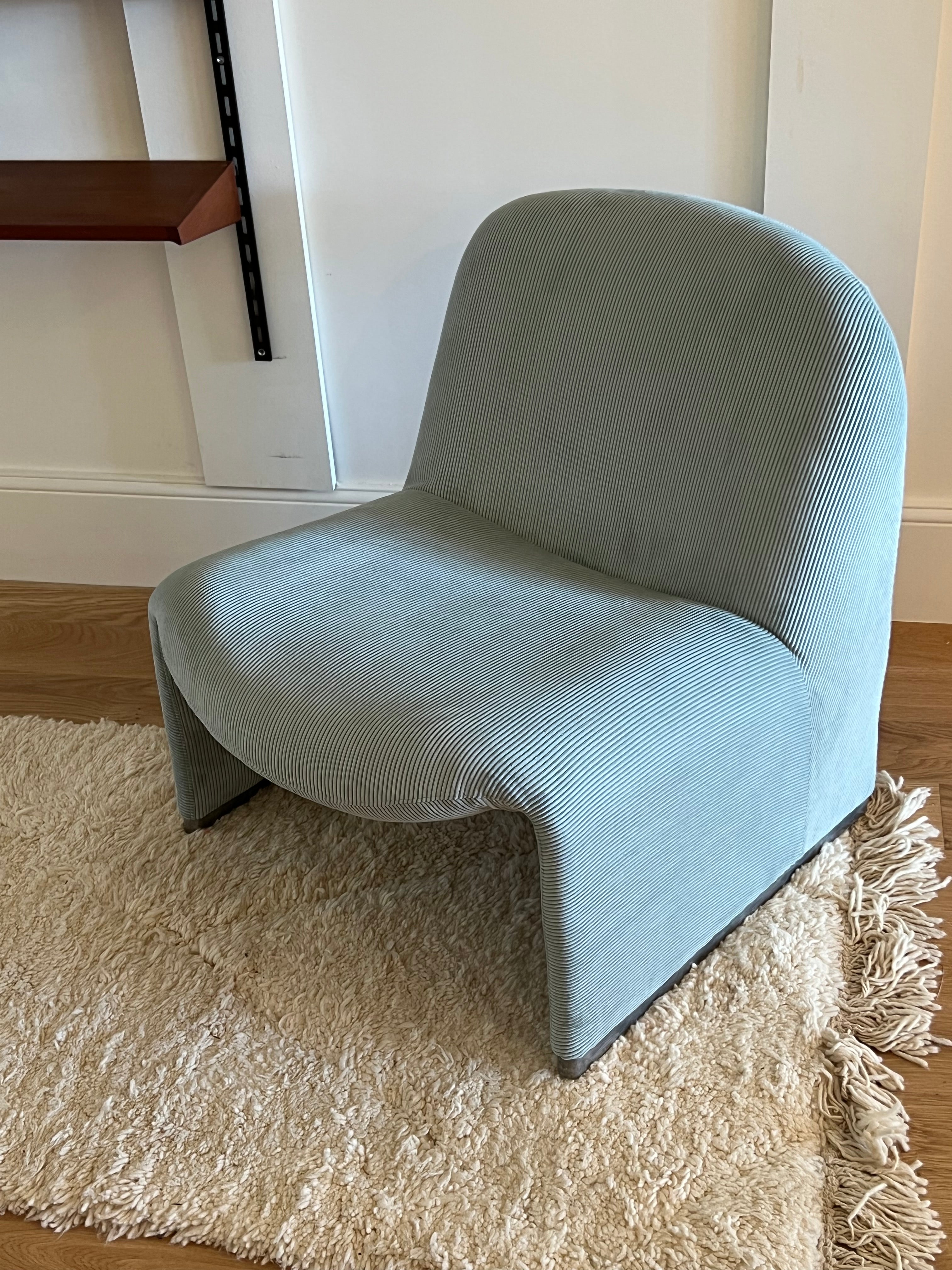 Chauffeuse design vintage Alky par G. Piretti pour Castelli
