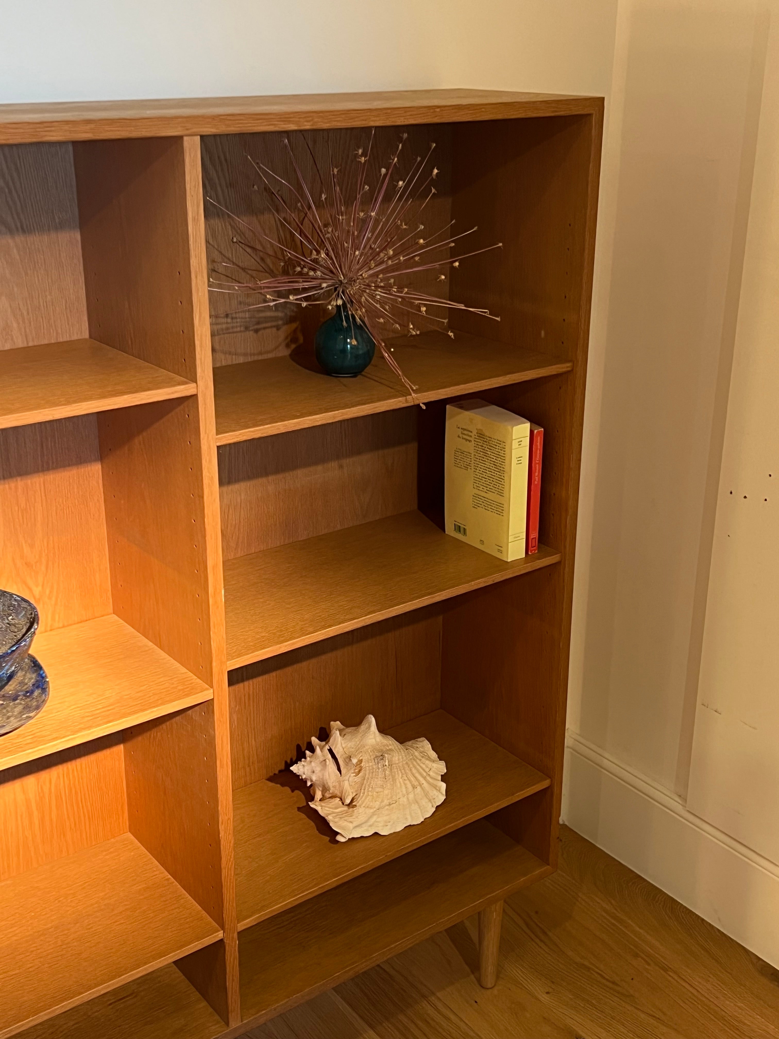 Bibliothèque scandinave vintage en chêne "Tiria"