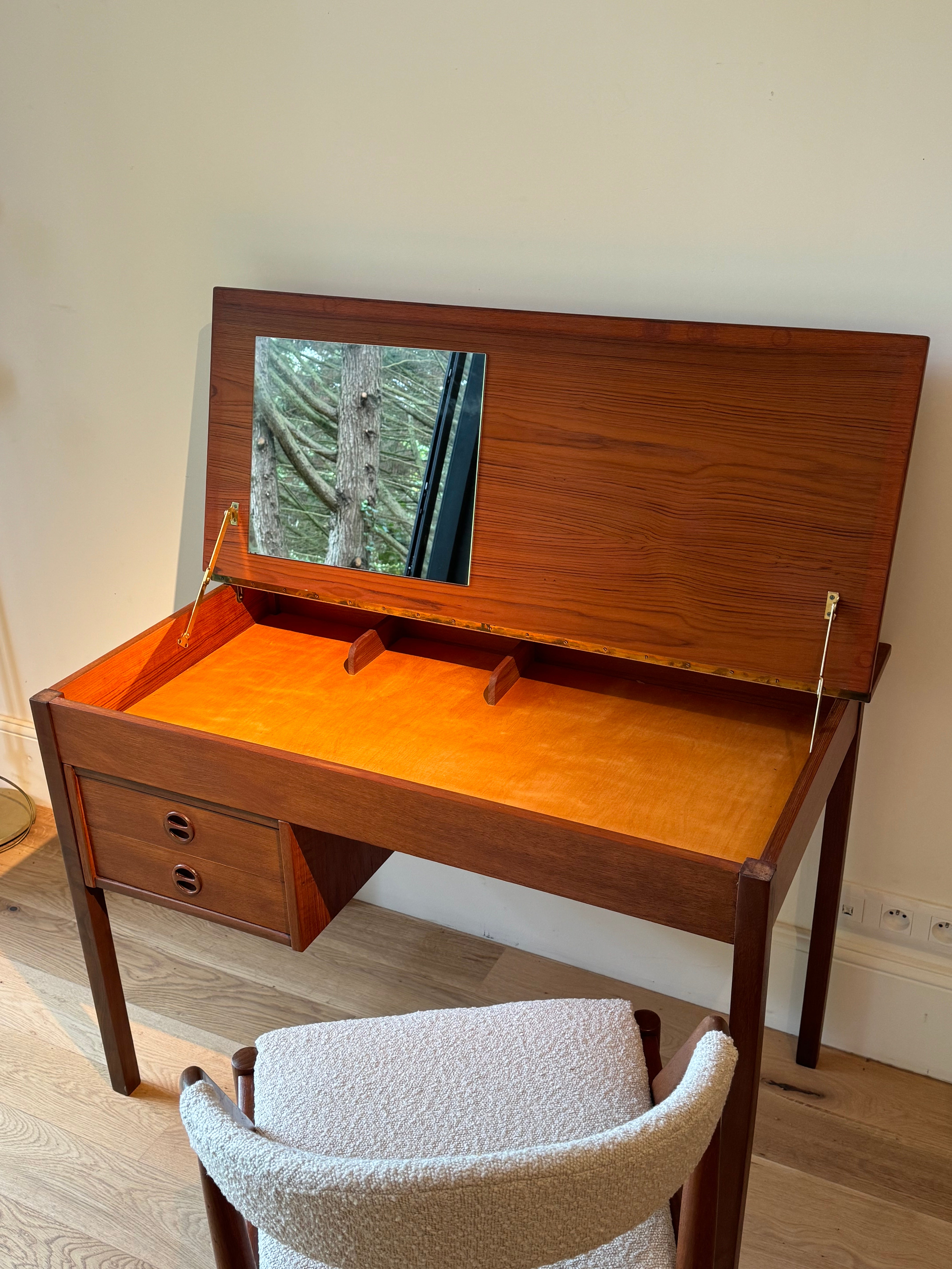 Bureau / coiffeuse scandinave vintage en teck « Arnold »