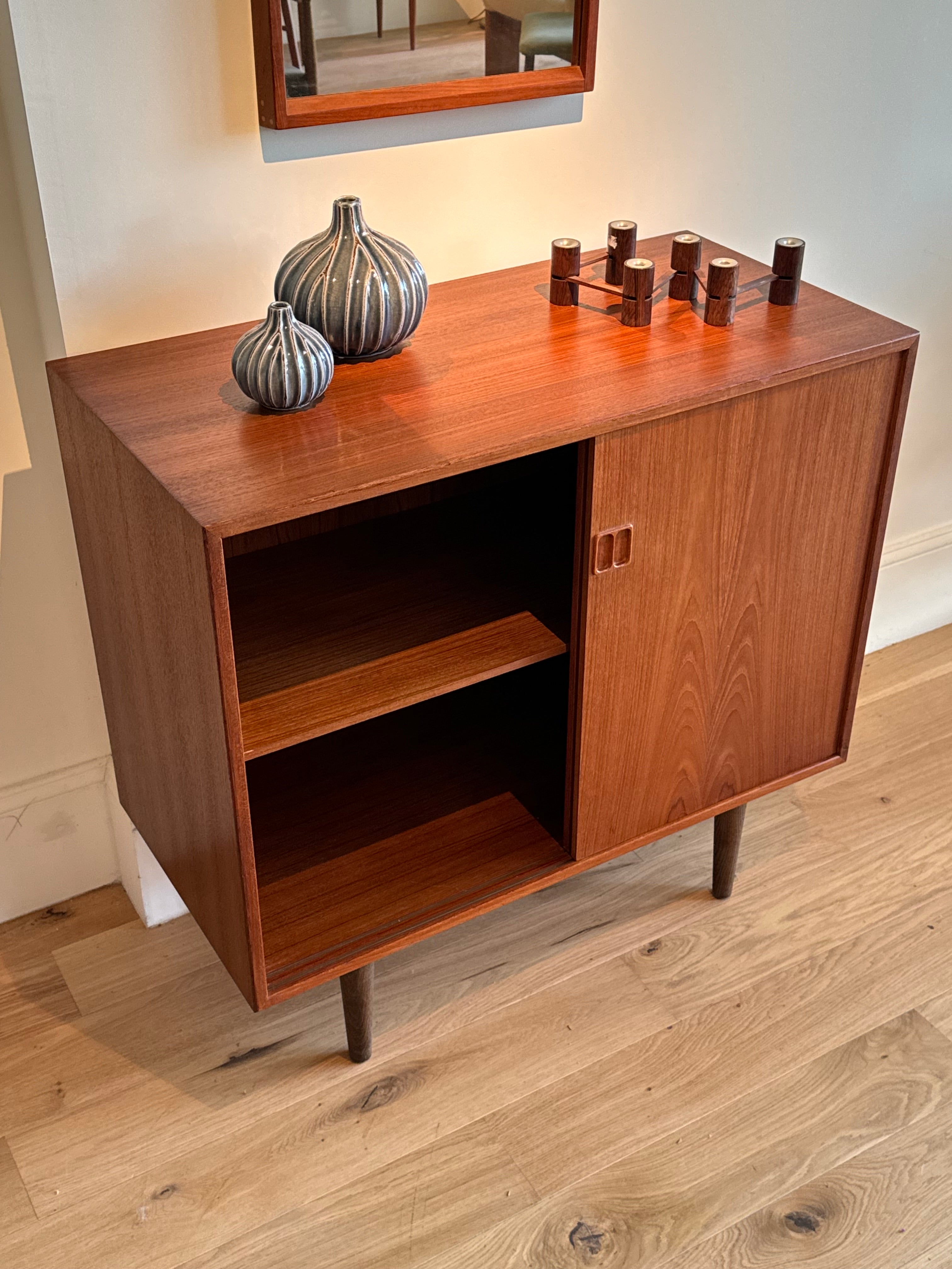 buffet scandinave vintage en teck "Britta"