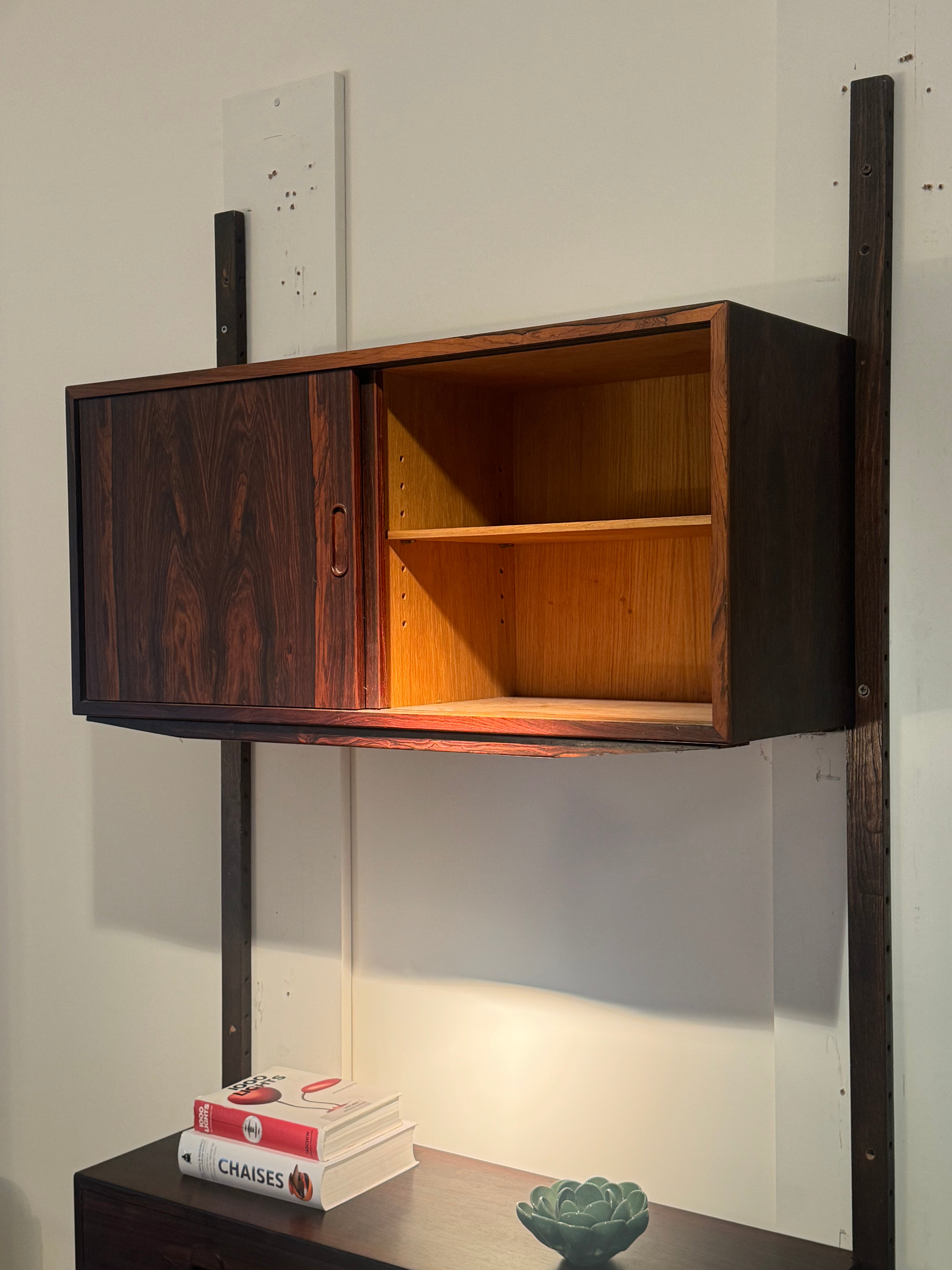 Bibliothèque suspendue scandinave vintage en palissandre (1 linéaire)