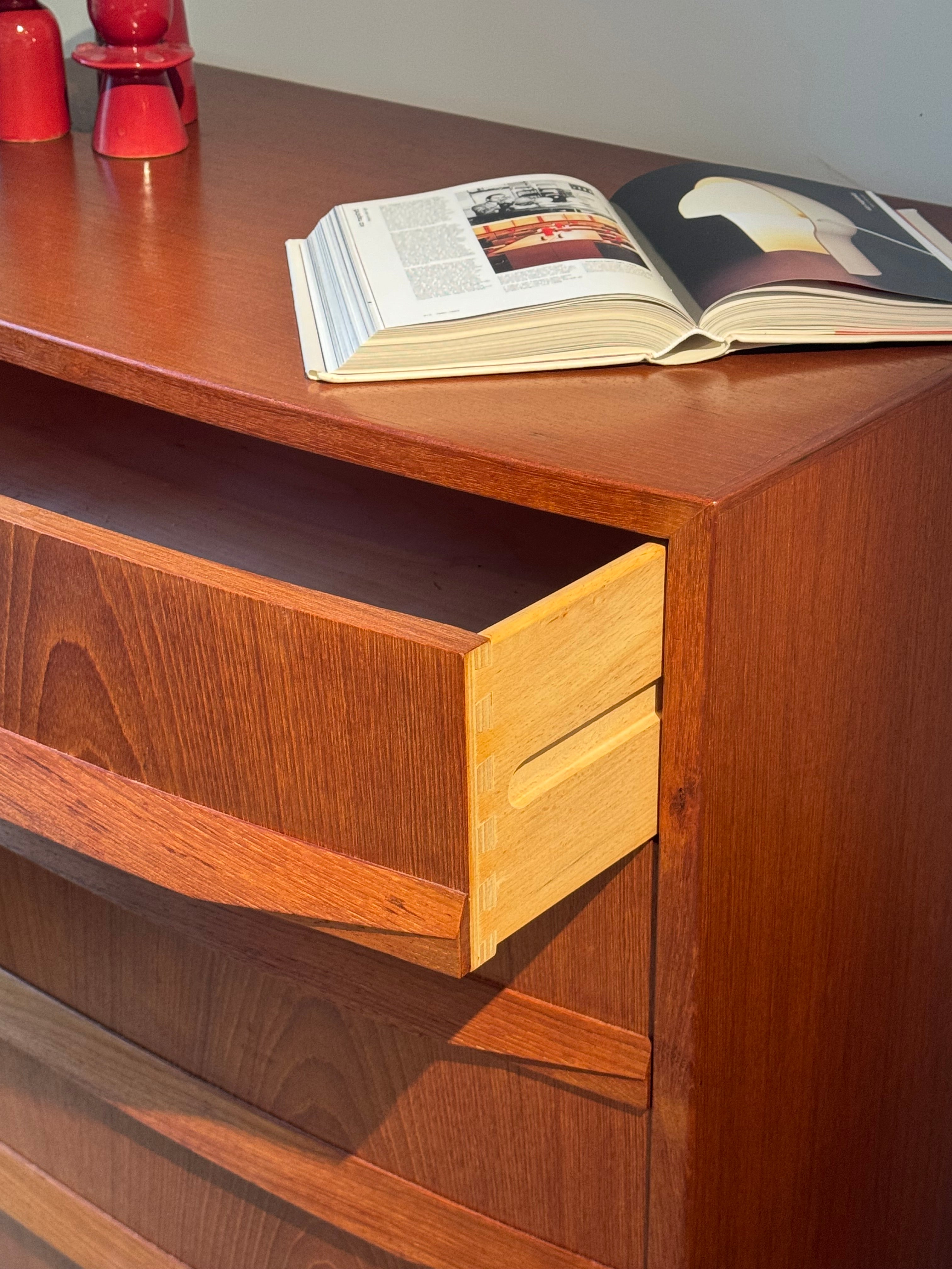 Commode scandinave vintage « Lilta »