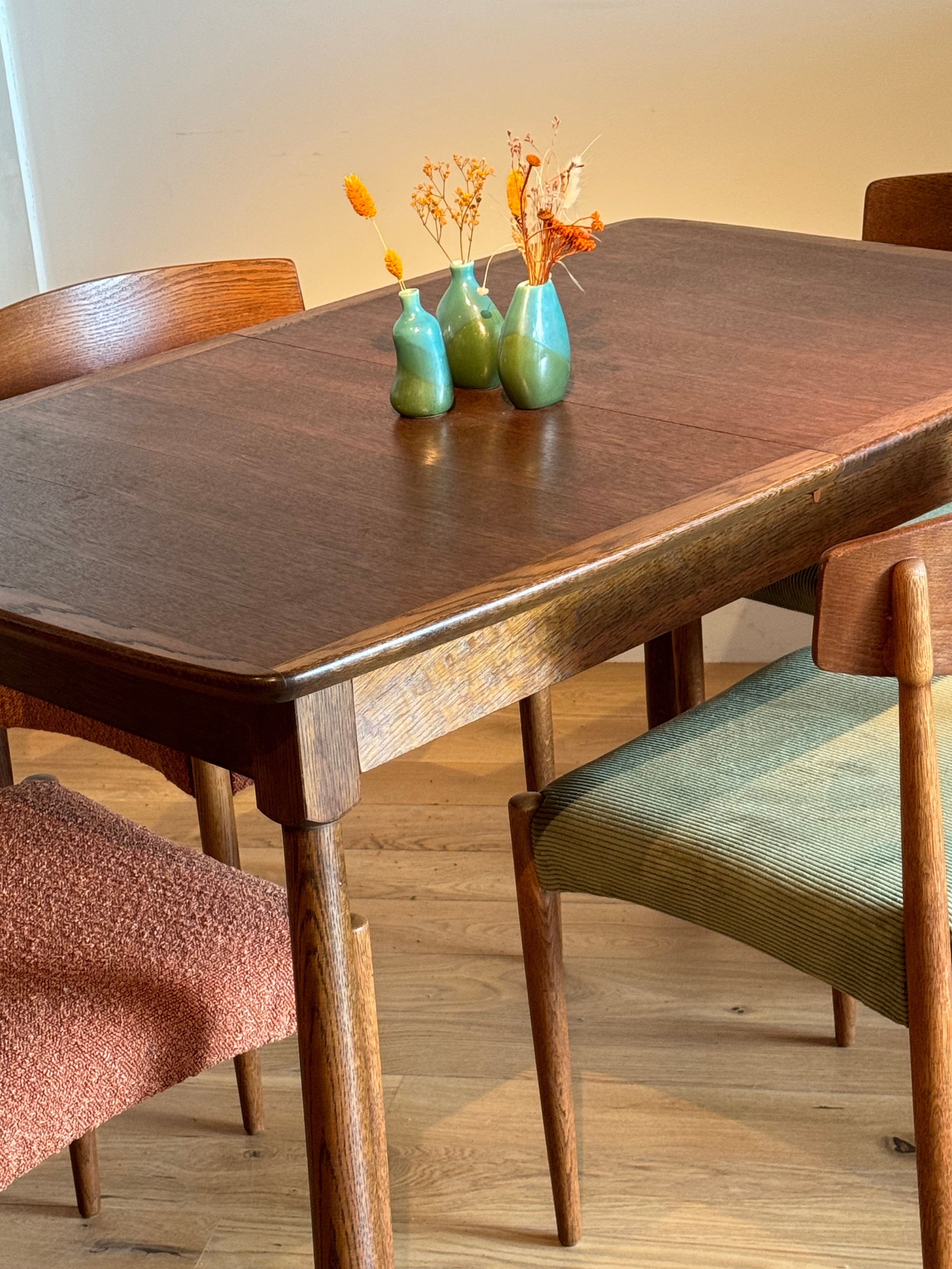 Table scandinave vintage en chêne « Mette »