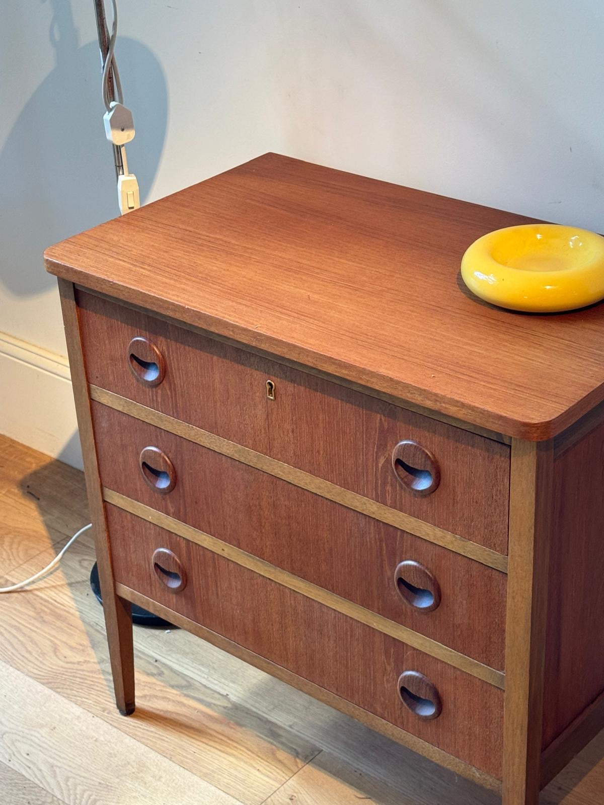 Commode scandinave vintage en teck "Mia"