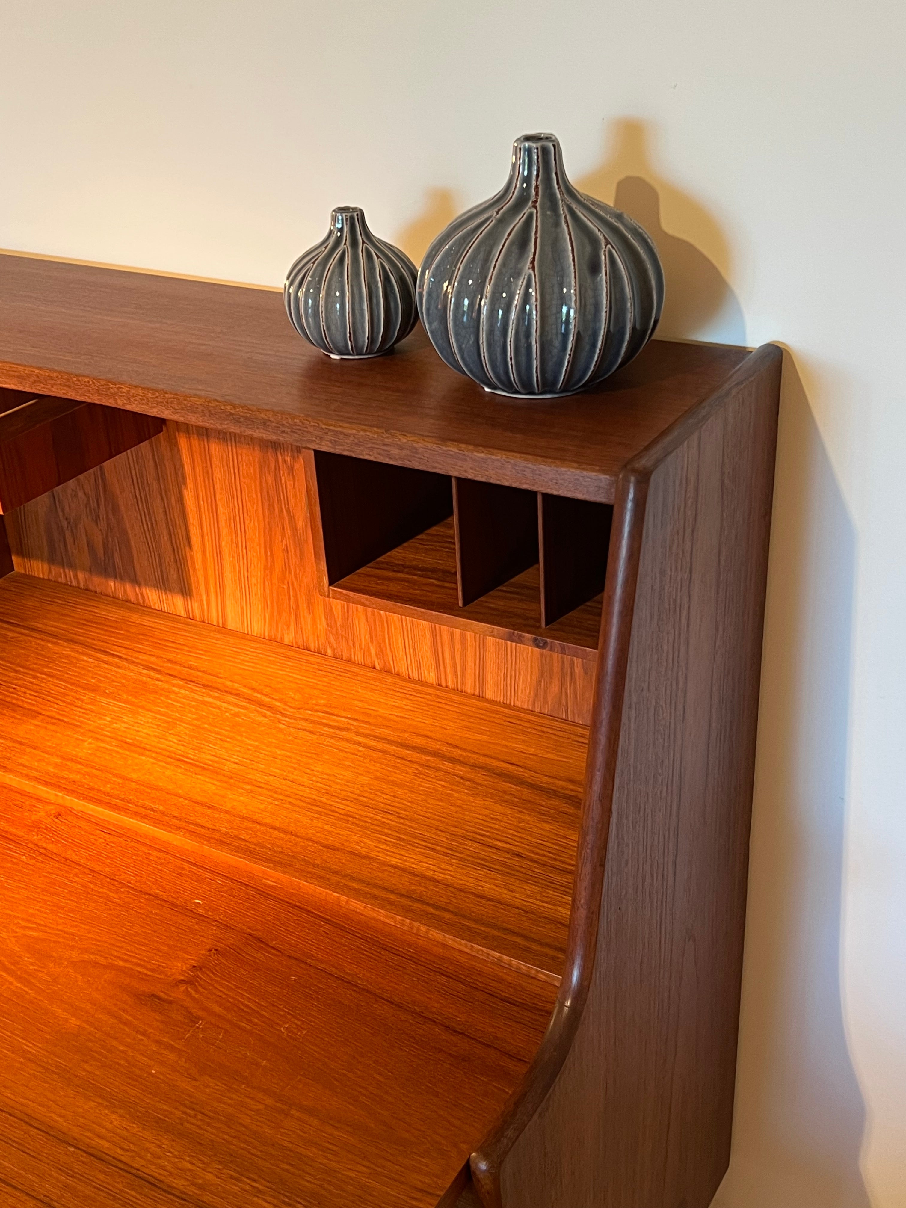 Secrétaire vintage scandinave « Alphonse » – Modèle 37 en teck par Arne Wahl Iversen pour Vinde Møbelfabrik