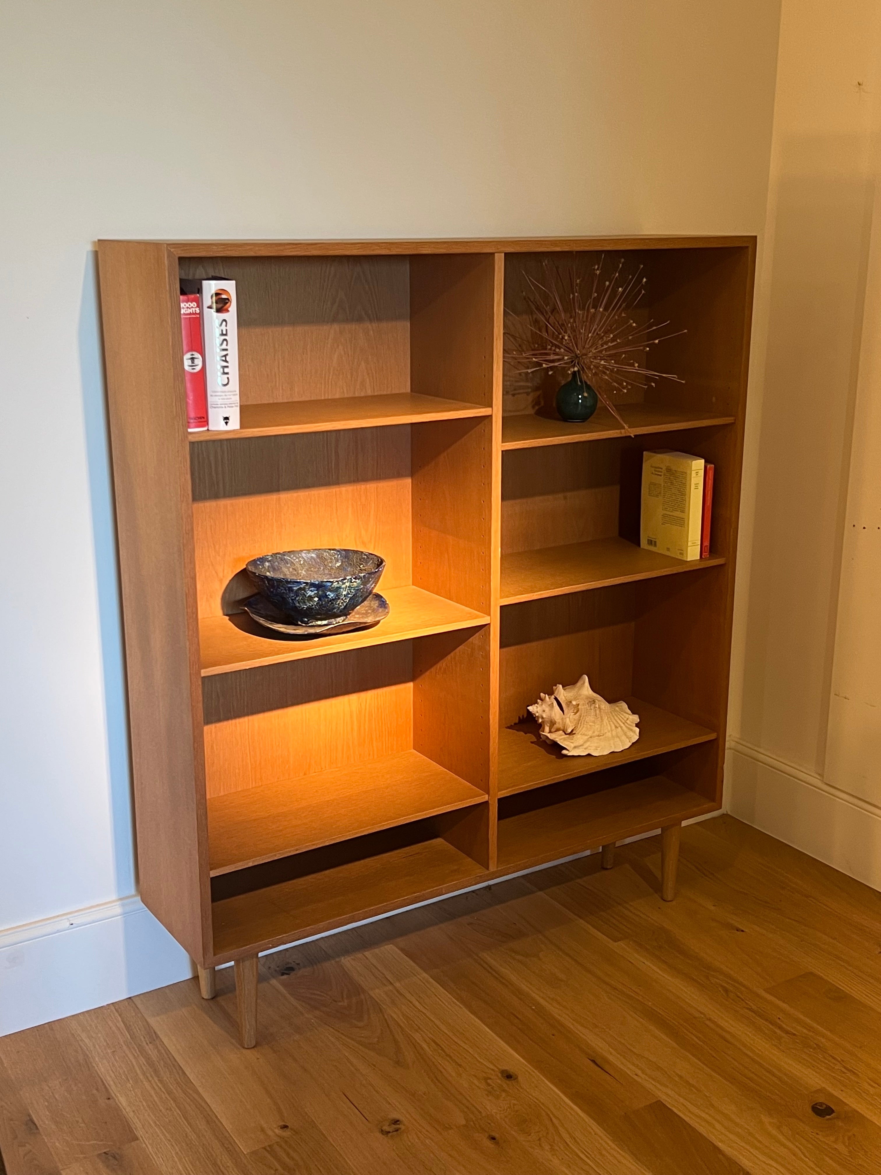 Bibliothèque scandinave vintage en chêne "Tiria"