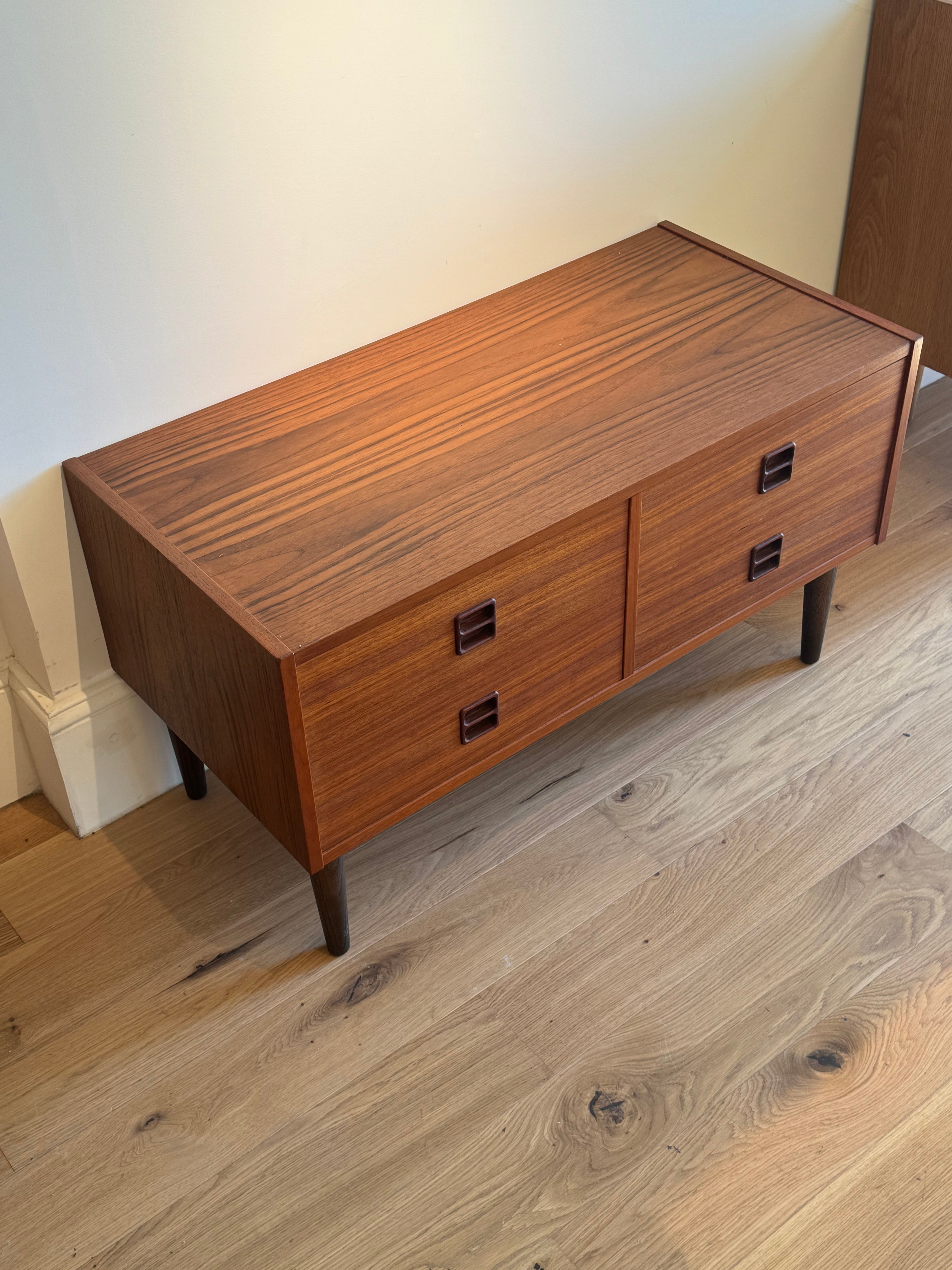Commode scandinave basse / Meuble TV vintage « Brigitte »
