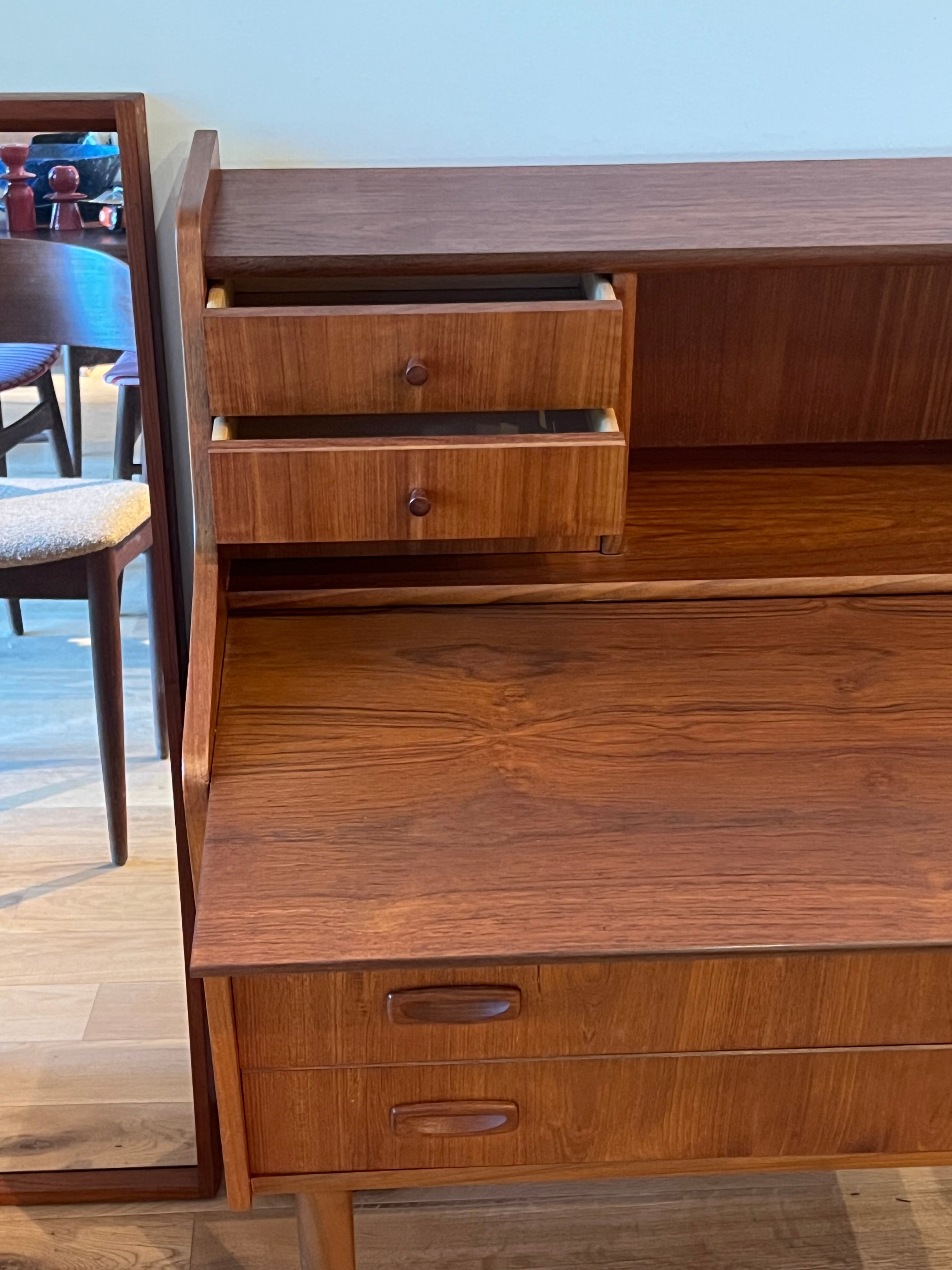 Secrétaire scandinave vintage en teck « Jan »