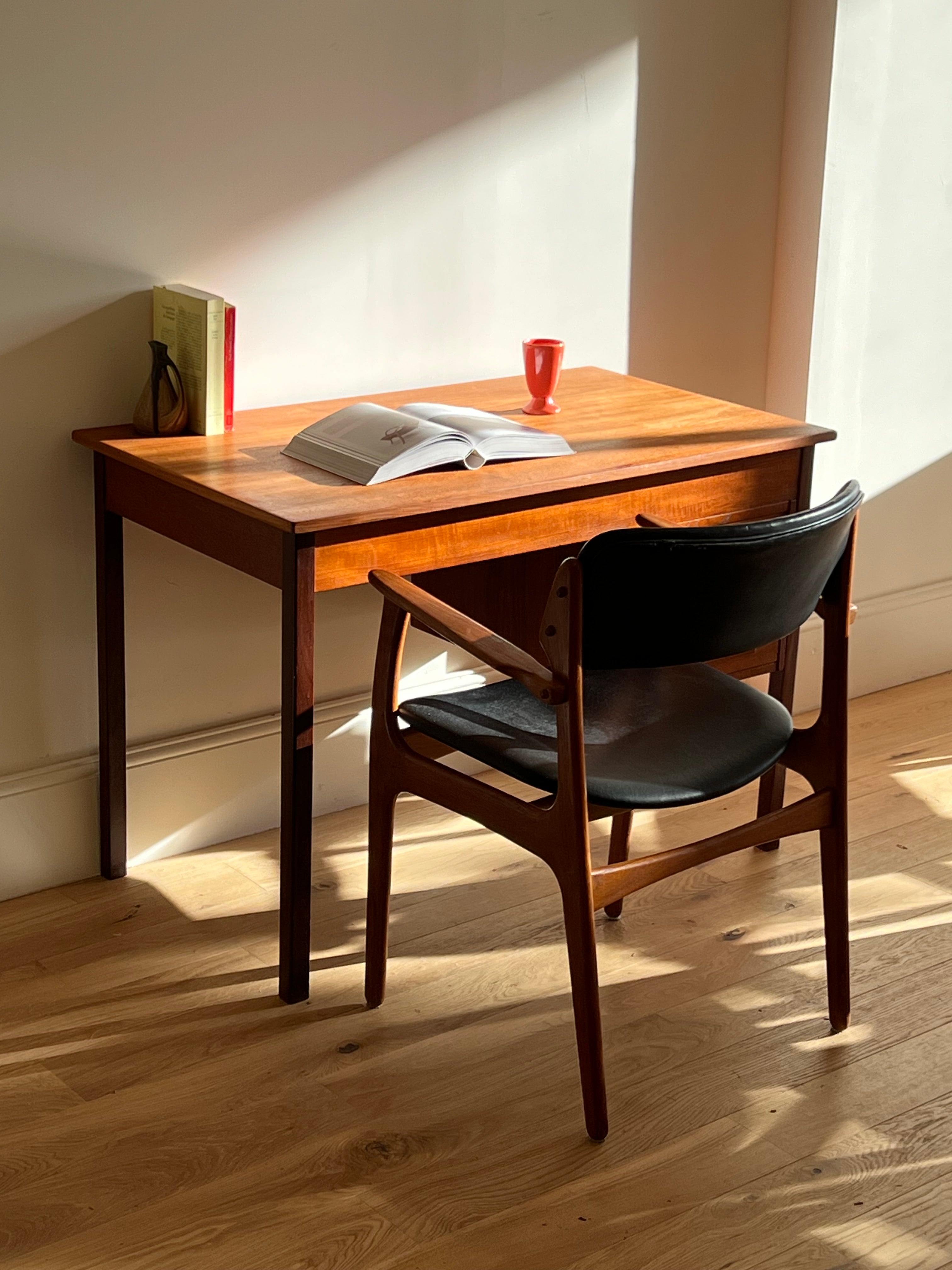 Fauteuil danois vintage modèle 50 par le designer Erik Buch