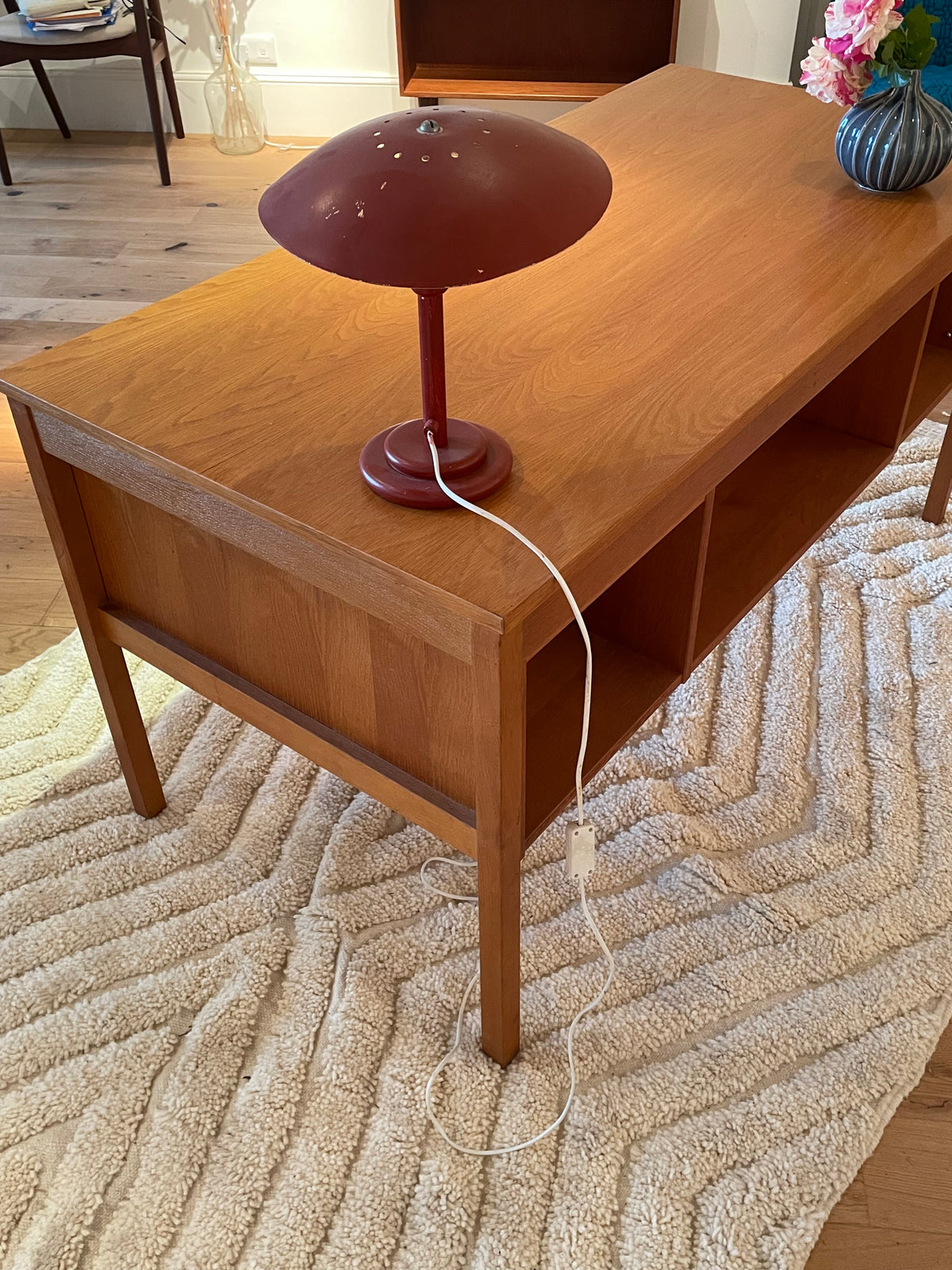 Bureau scandinave vintage en chêne doré "Jonas"
