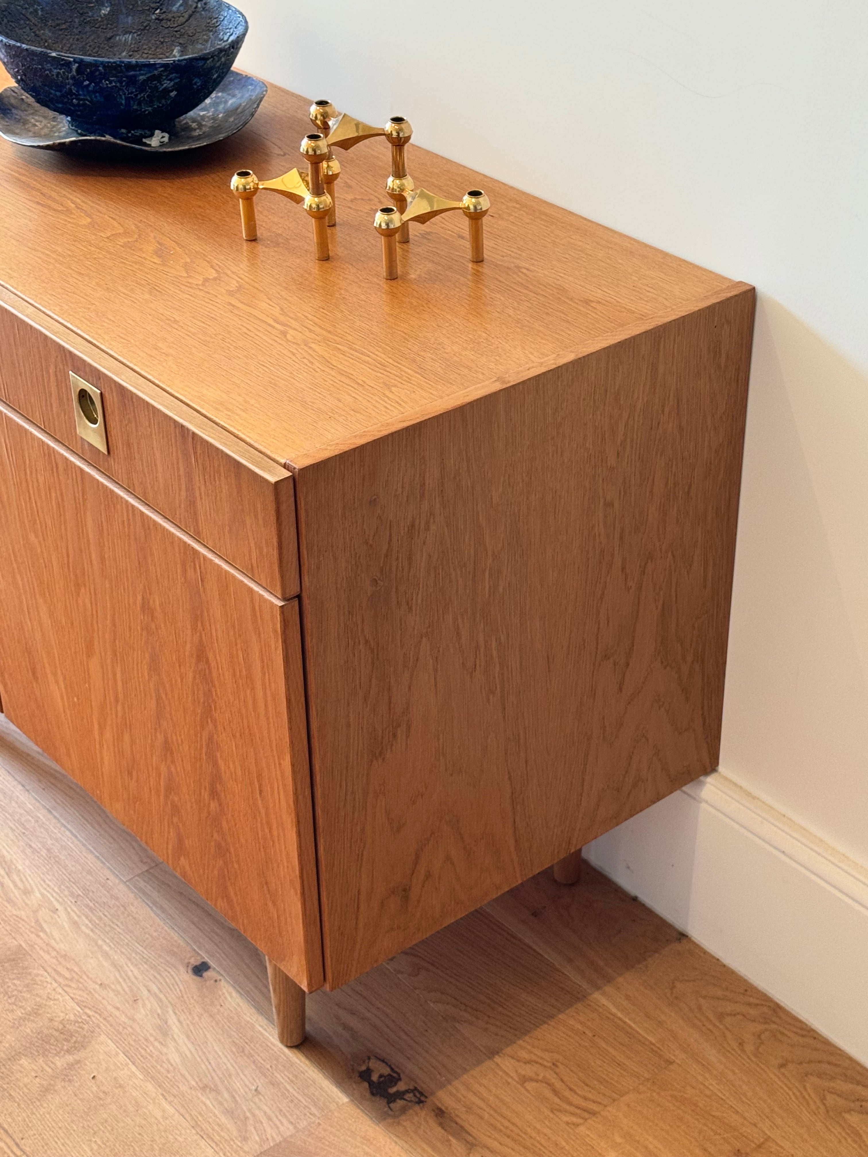 Enfilade scandinave vintage en chêne "Stina"
