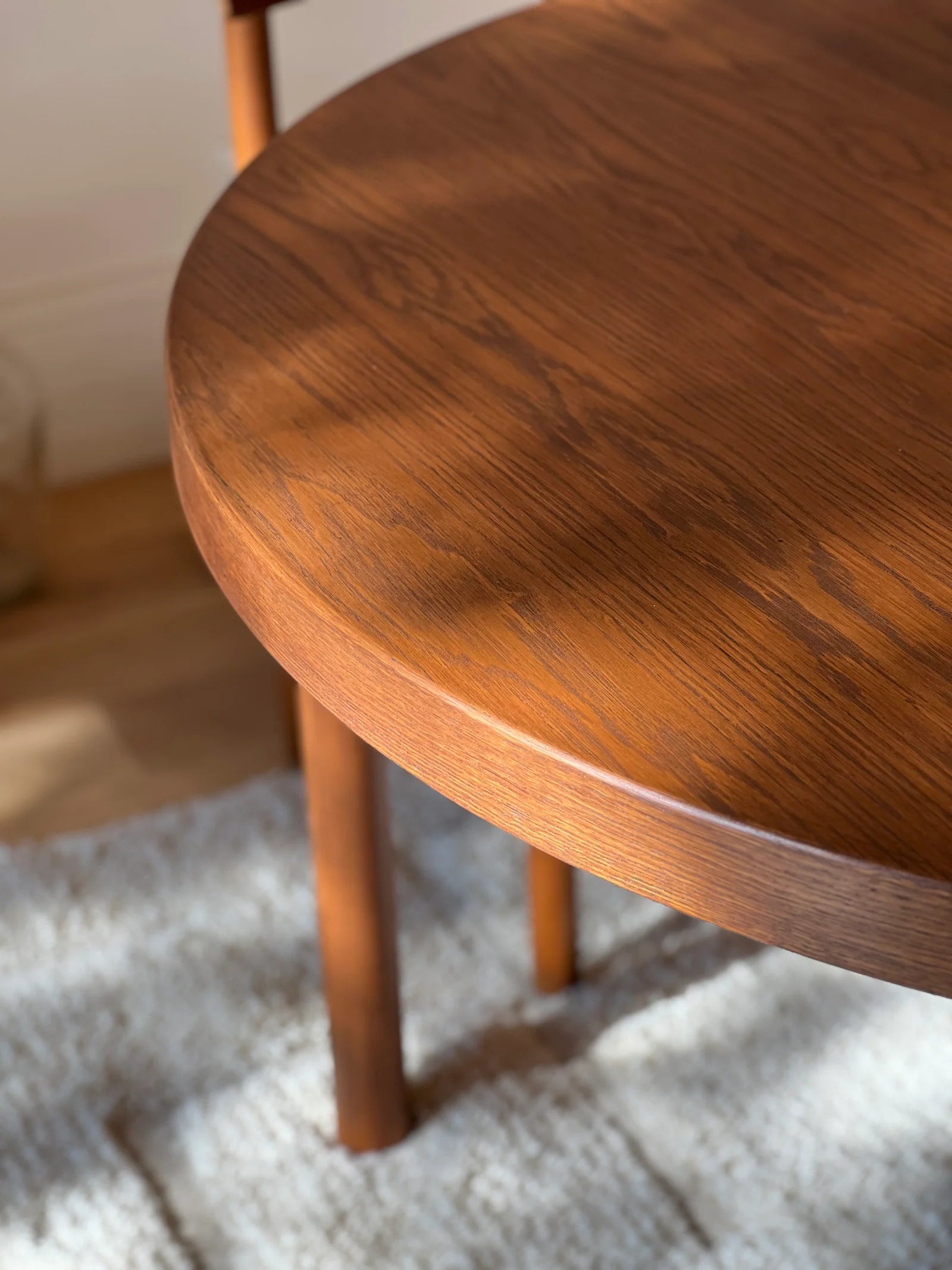 Table ronde de salle à manger extensible scandinave vintage en teck "Nilsa"