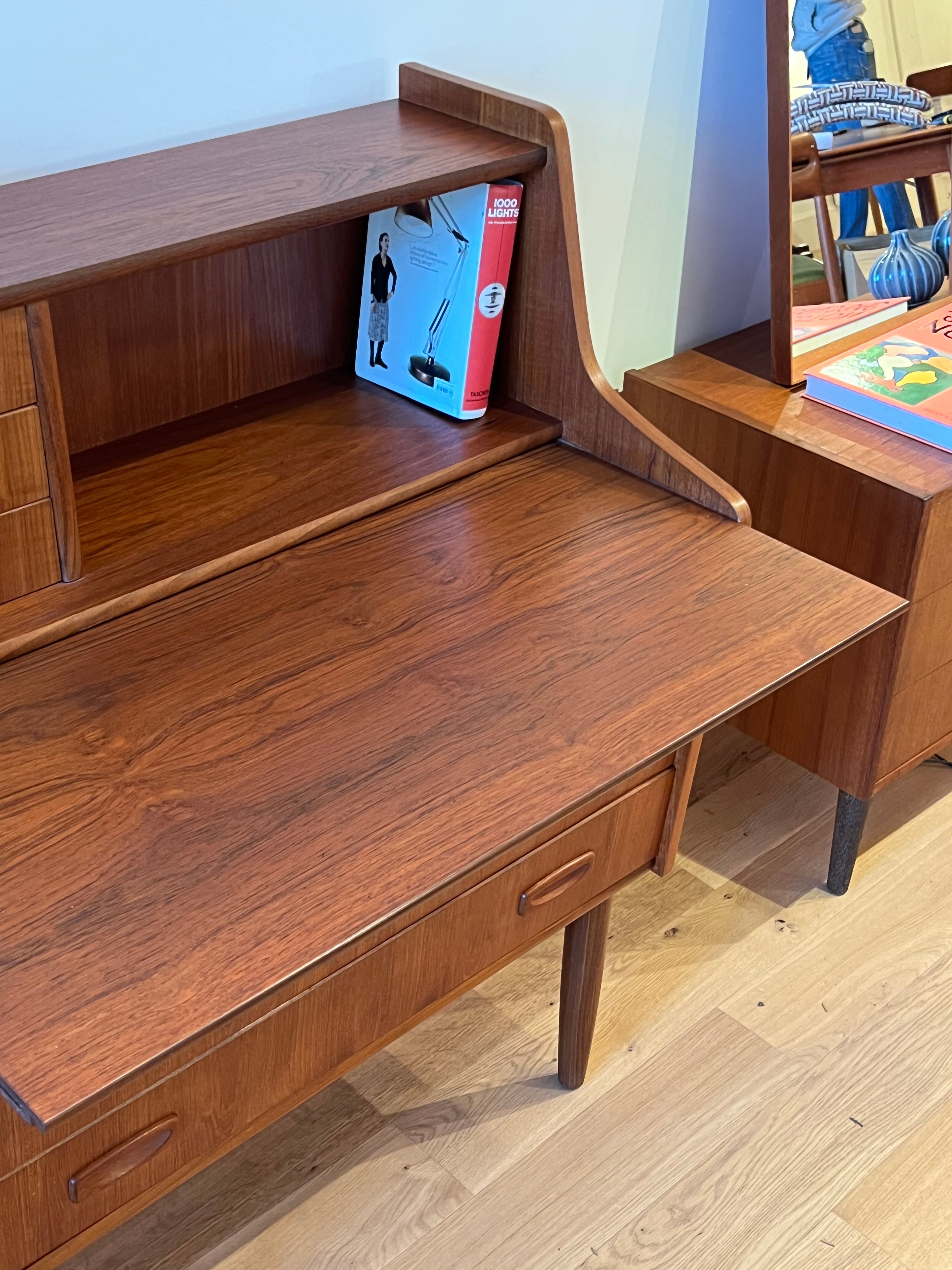 Secrétaire scandinave vintage en teck « Jan »