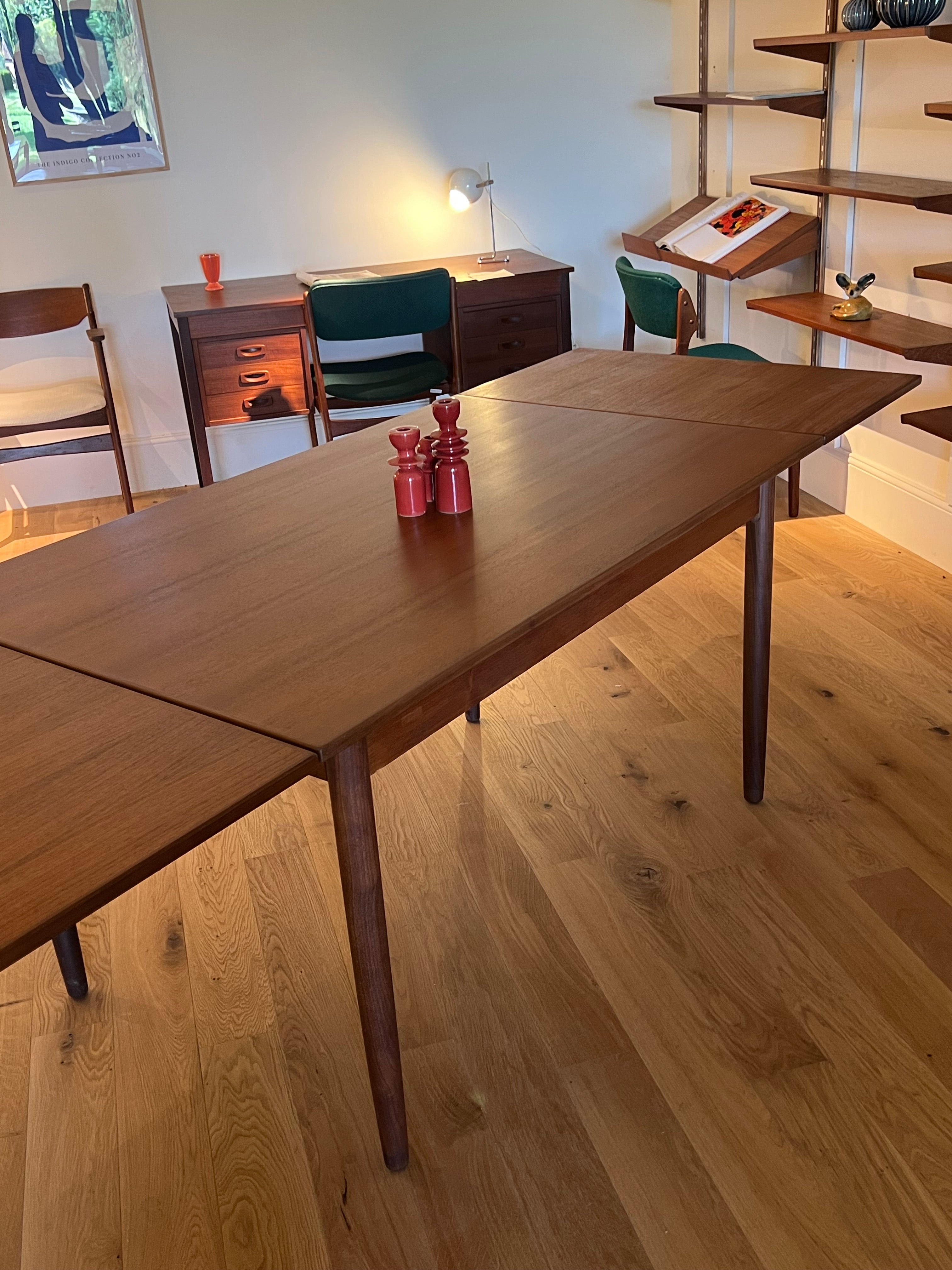 Table de salle à manger scandinave vintage en teck « Lara »