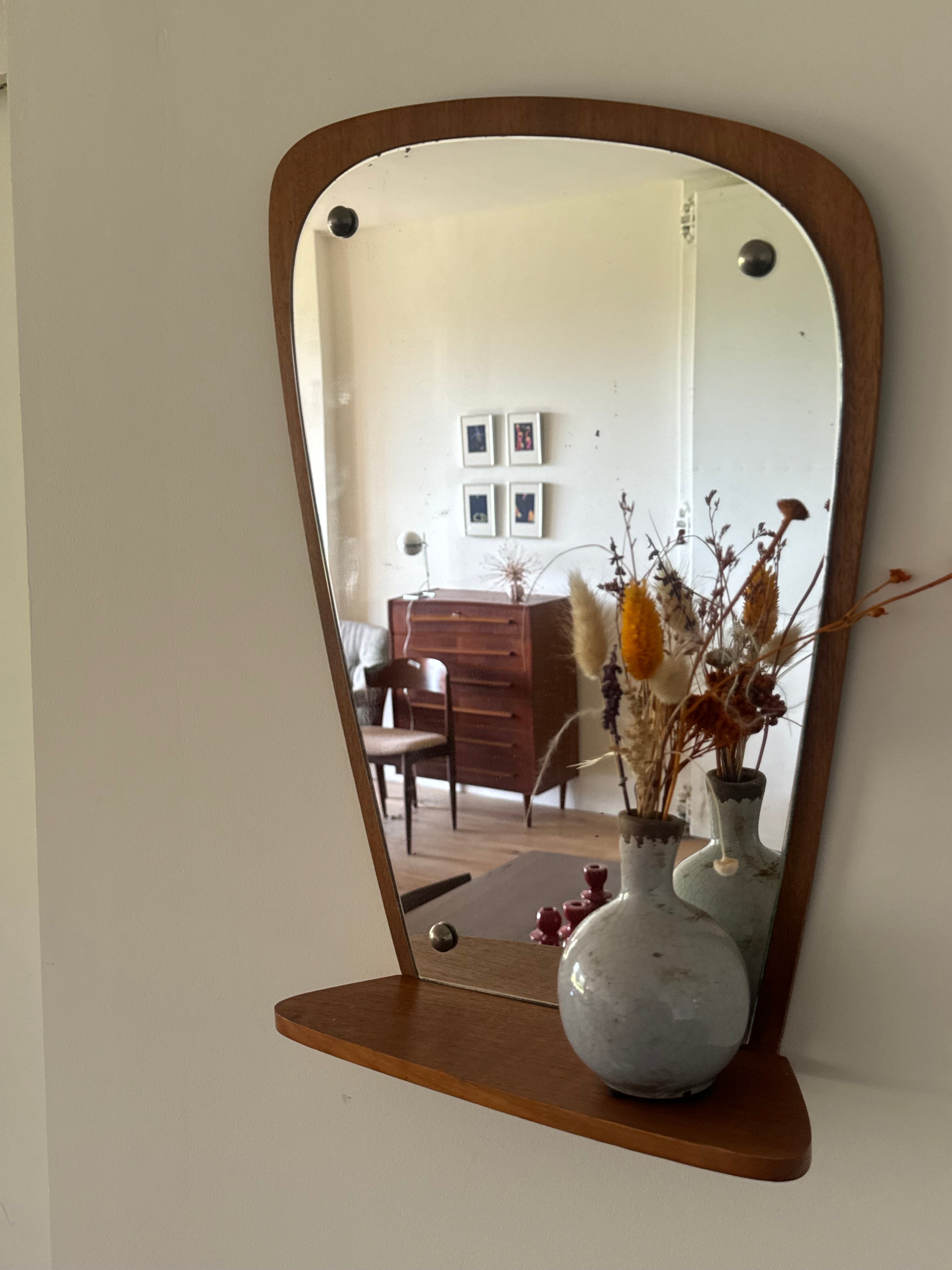 Miroir scandinave vintage en teck avec tablette "Lior"