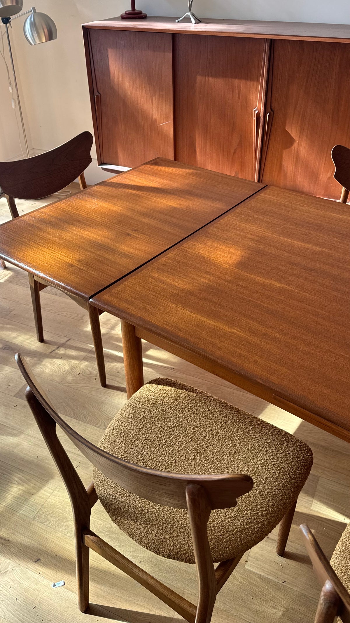 Table scandinave vintage extensible« Ilde » en teck