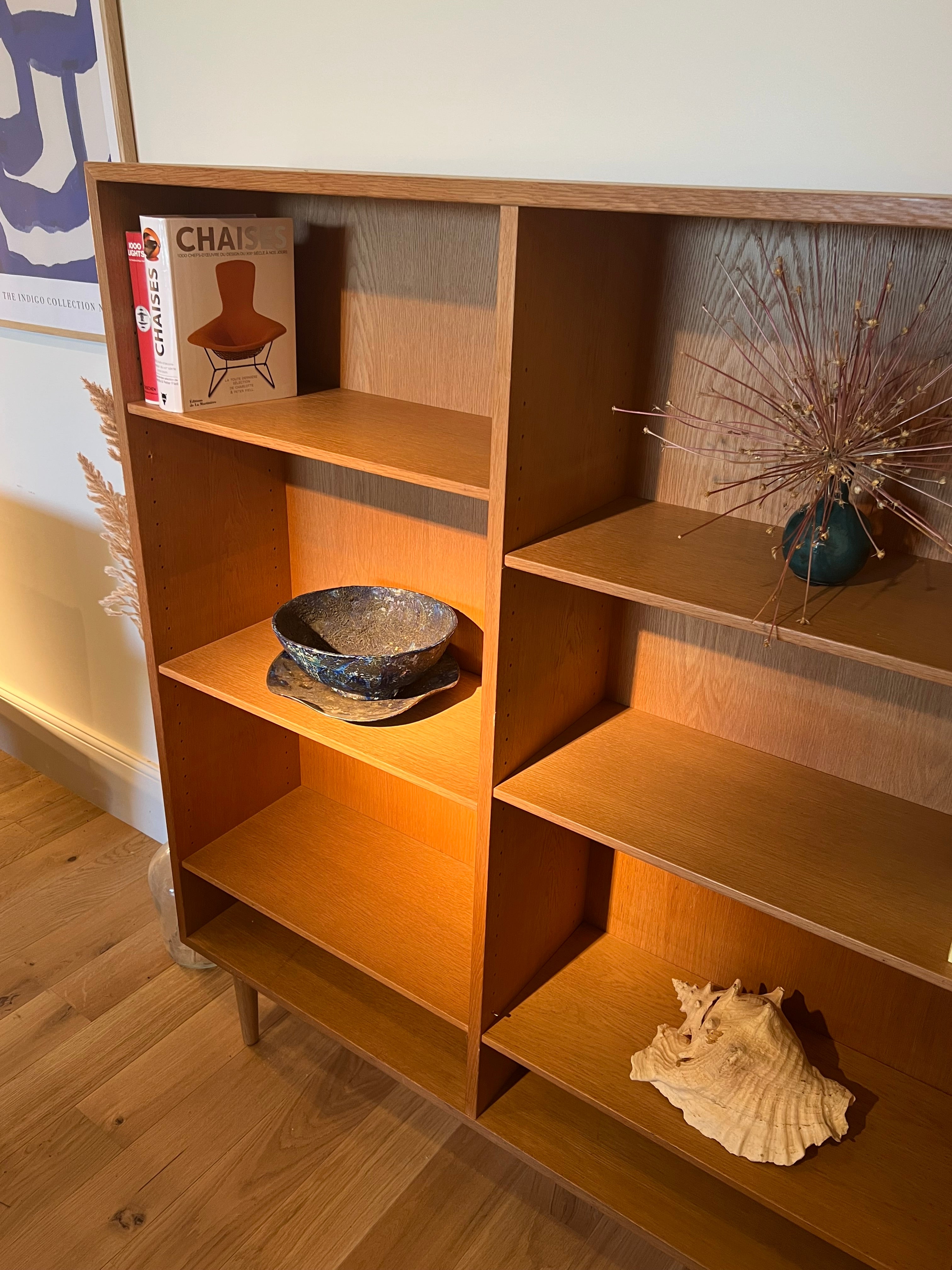 Bibliothèque scandinave vintage en chêne "Tiria"