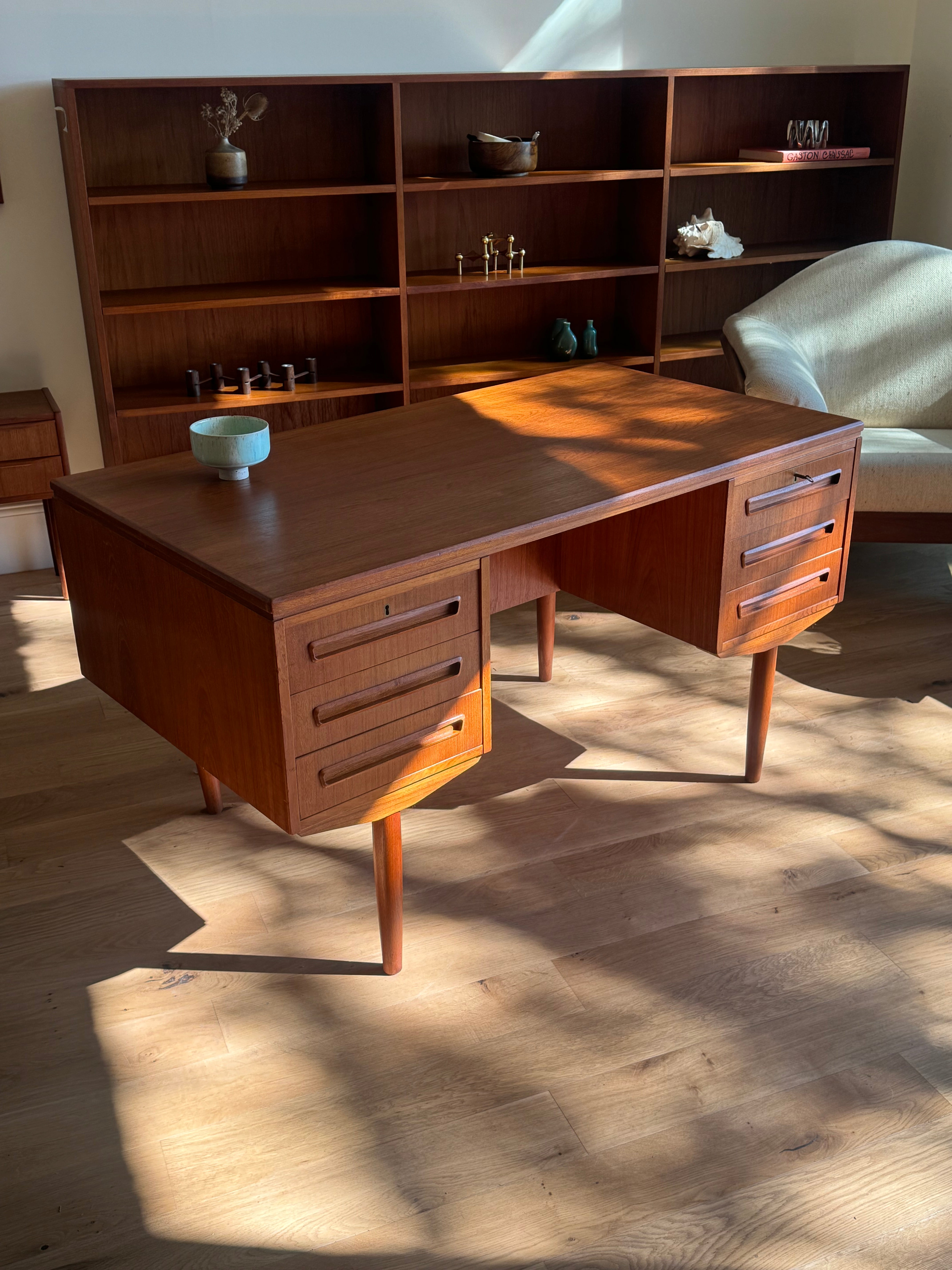 Bureau scandinave vintage double face en teck "Arnold"