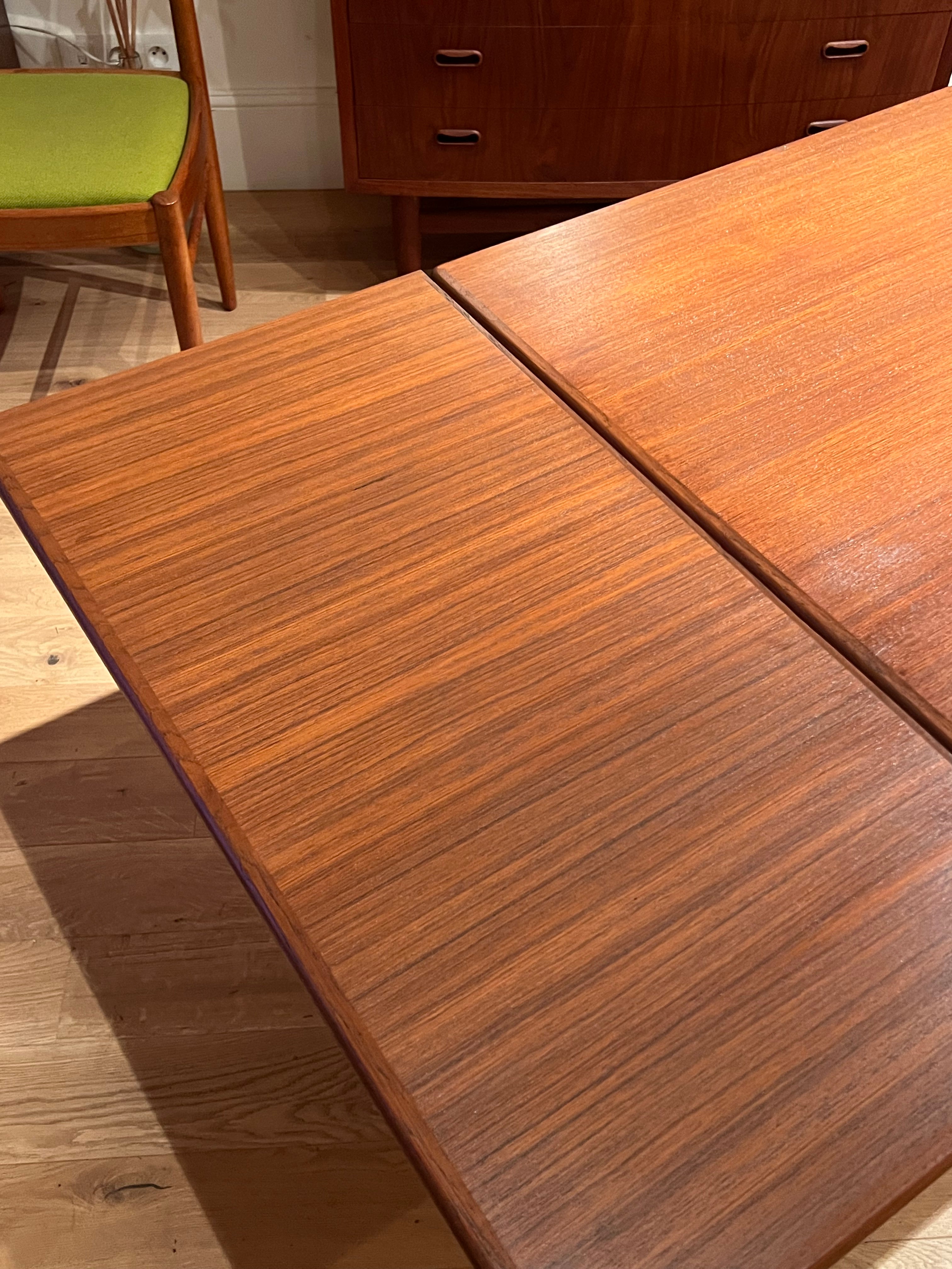 Table de salle à manger scandinave vintage en teck "Tilta"