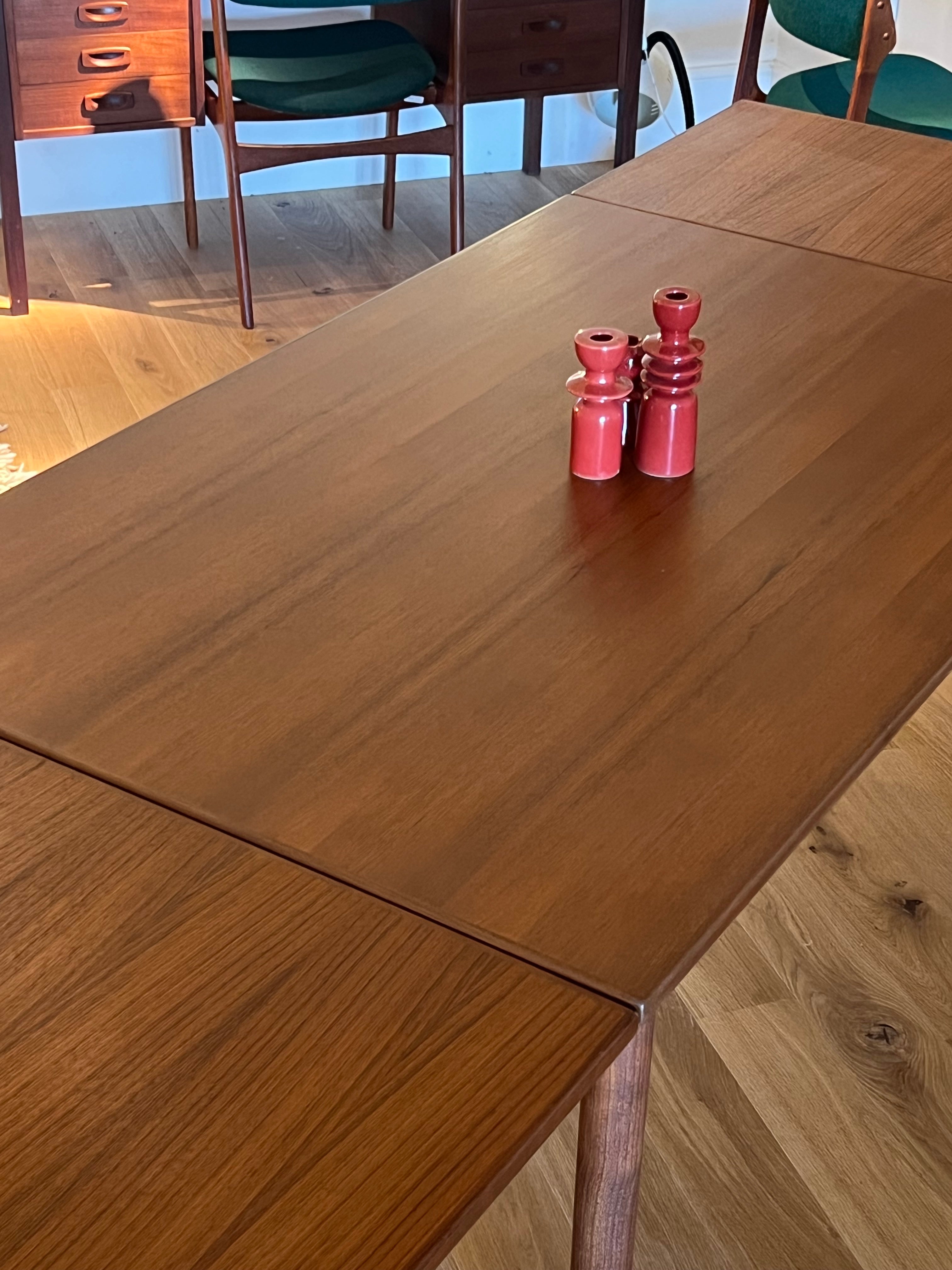 Table de salle à manger scandinave vintage en teck « Lara »