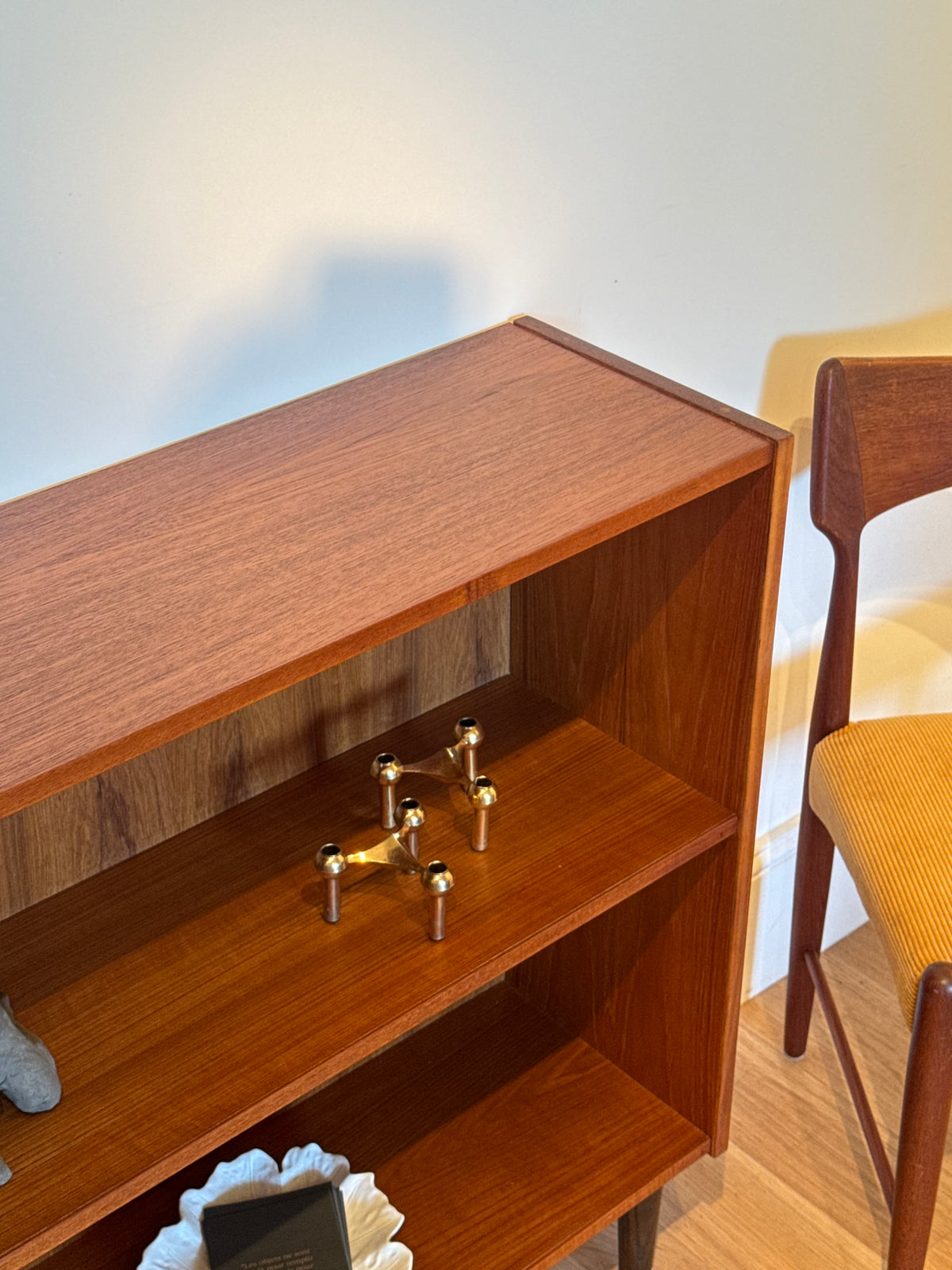 Petite bibliothèque scandinave vintage en teck « Ellen »