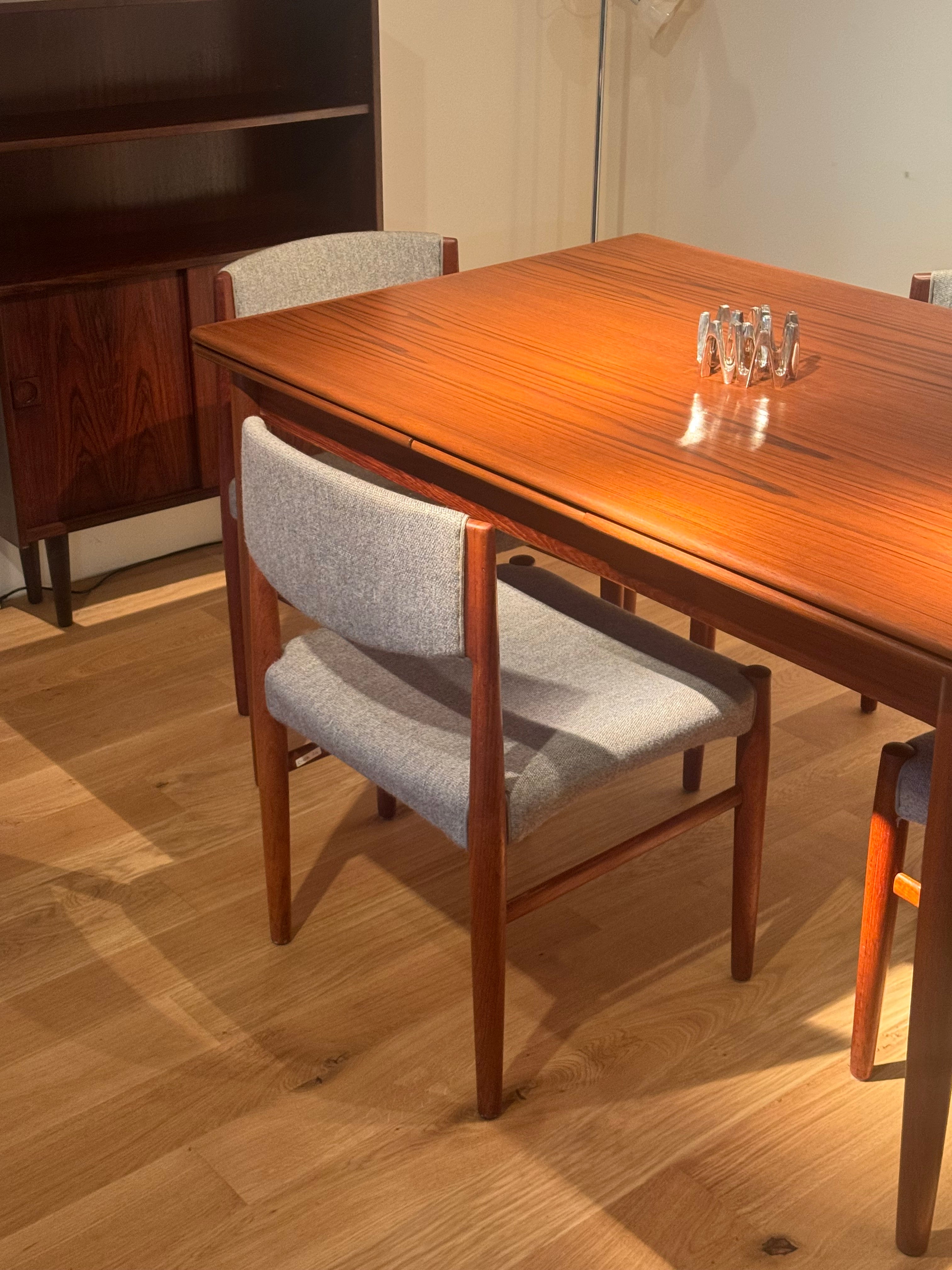 Table de salle à manger vintage scandinave en teck "Lovisa"