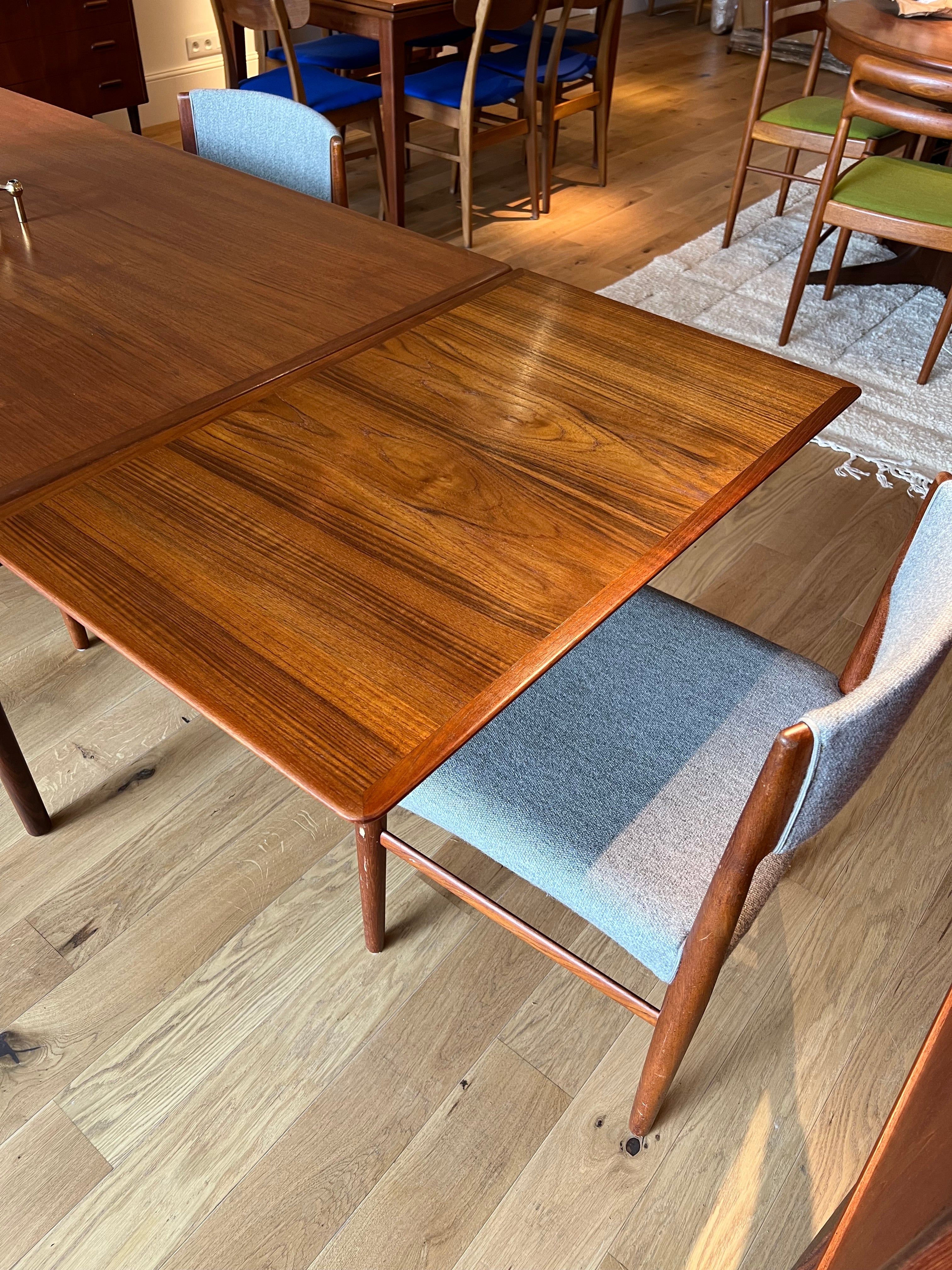 Table de salle à manger scandinave vintage extensible en teck – Johannes Andersen, années 1960