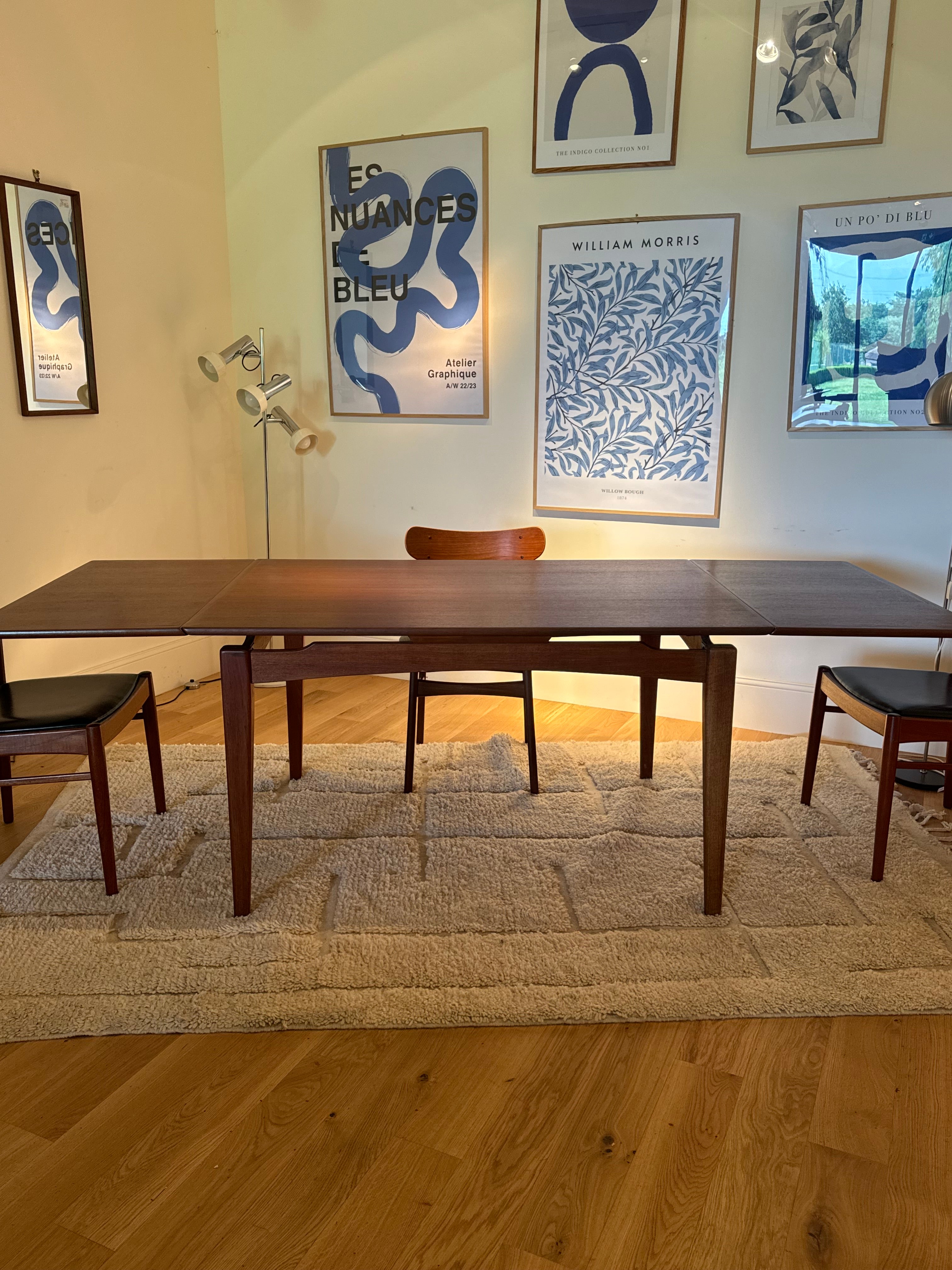 Table scandinave vintage en teck « Ursula »