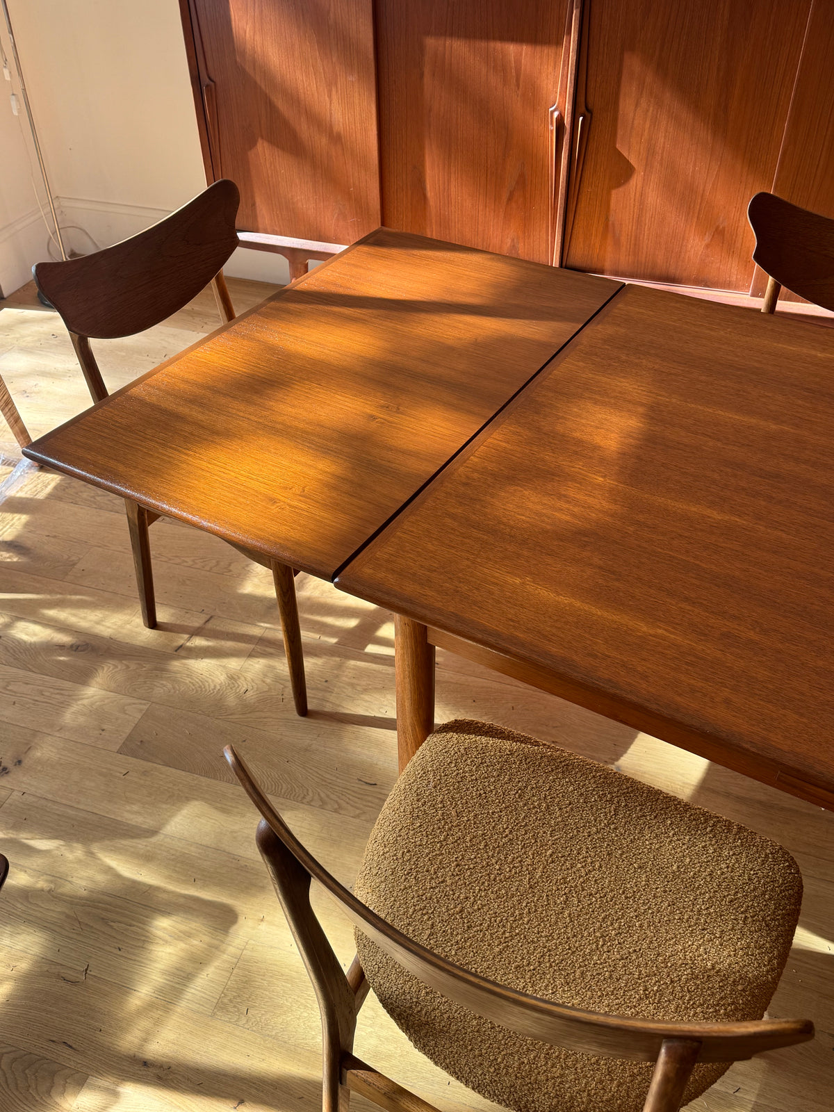 Table scandinave vintage extensible« Ilde » en teck