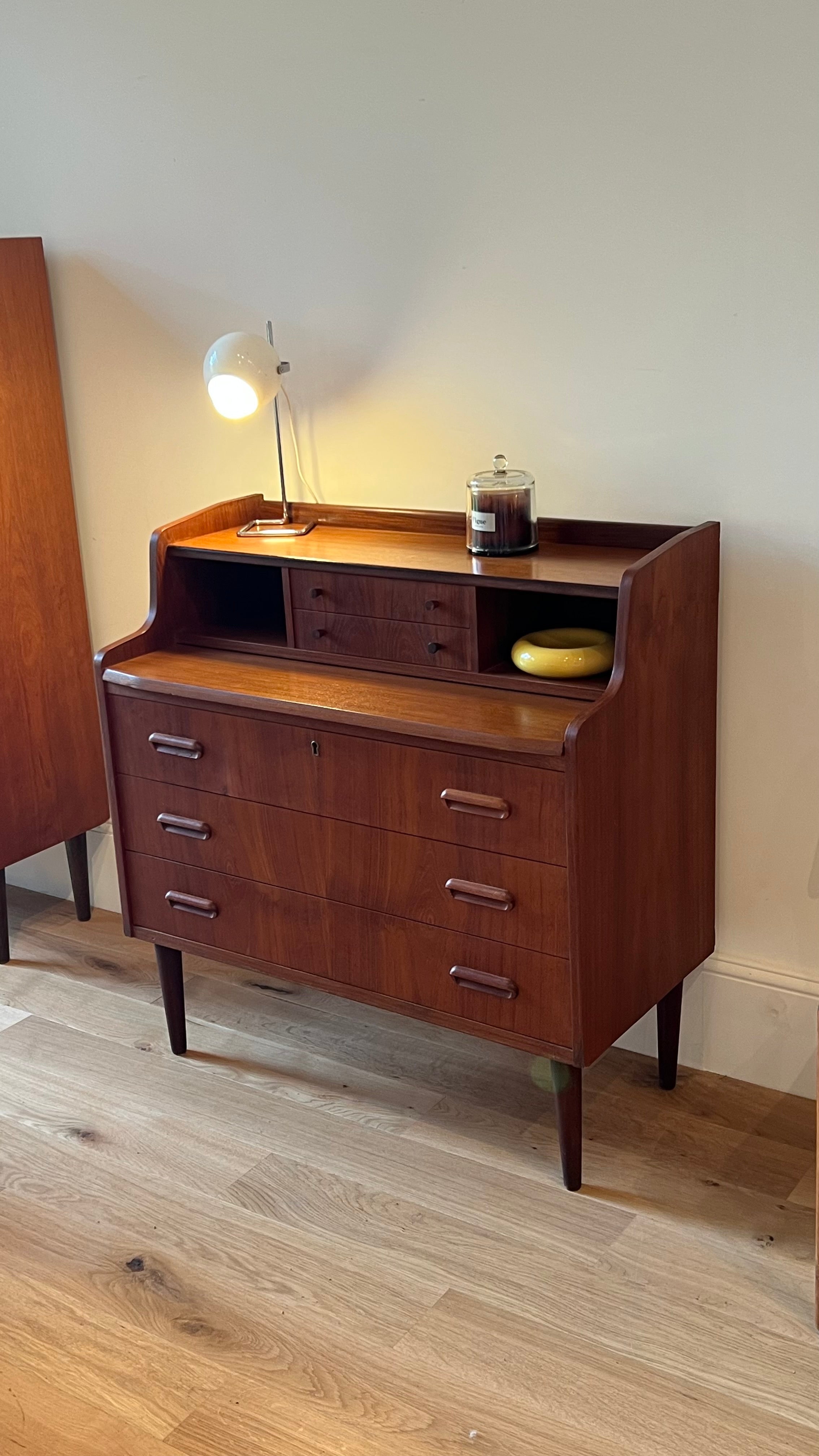 Secrétaire scandinave en teck – « Alrik » – Années 60