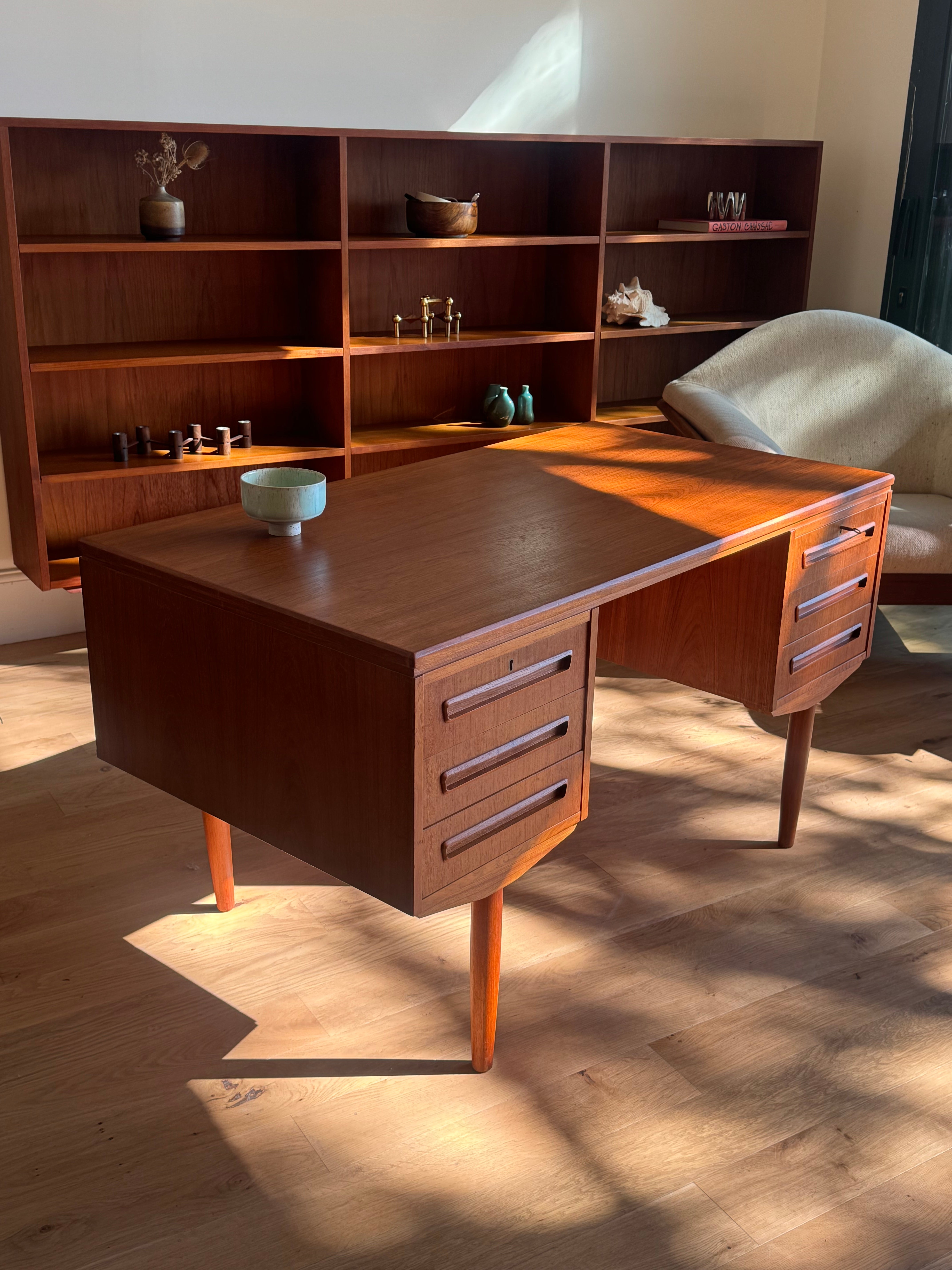 Bureau scandinave vintage double face en teck "Arnold"